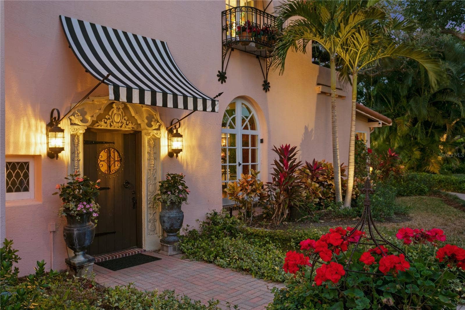 7211 3RD AVENUE S, St Petersburg, FL 33707 7211 3RD AVENUE S, St Petersburg, FL 33707