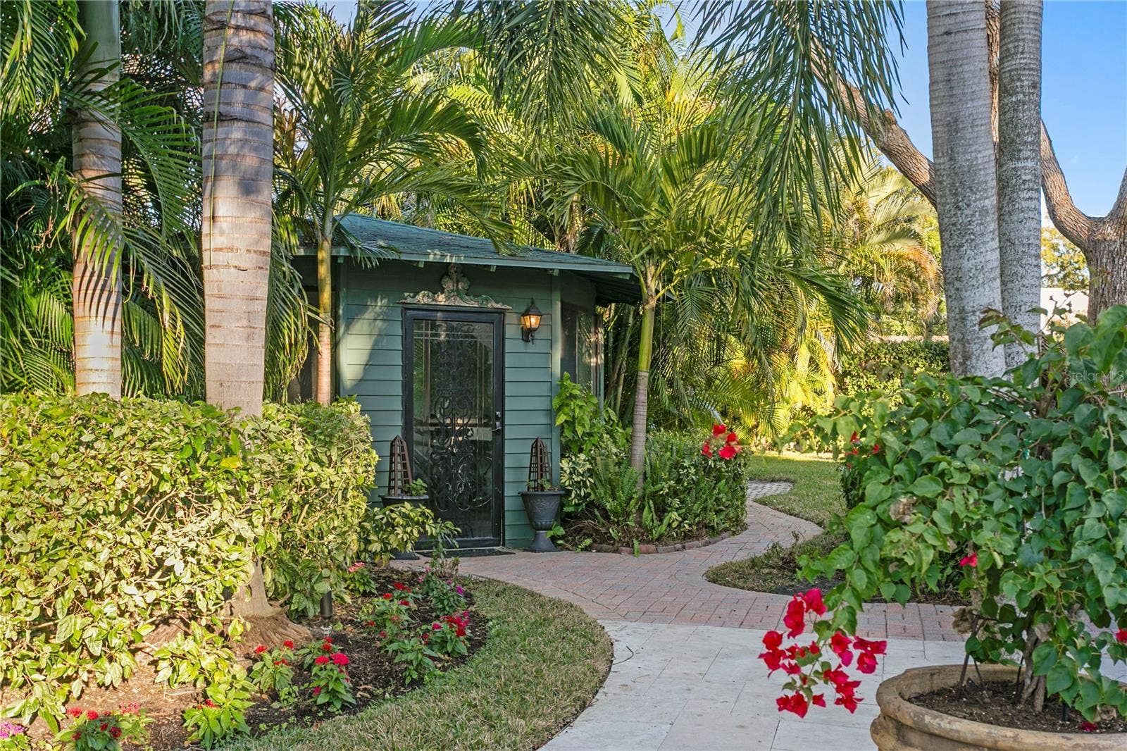 7211 3RD AVENUE S, St Petersburg, FL 33707 7211 3RD AVENUE S, St Petersburg, FL 33707