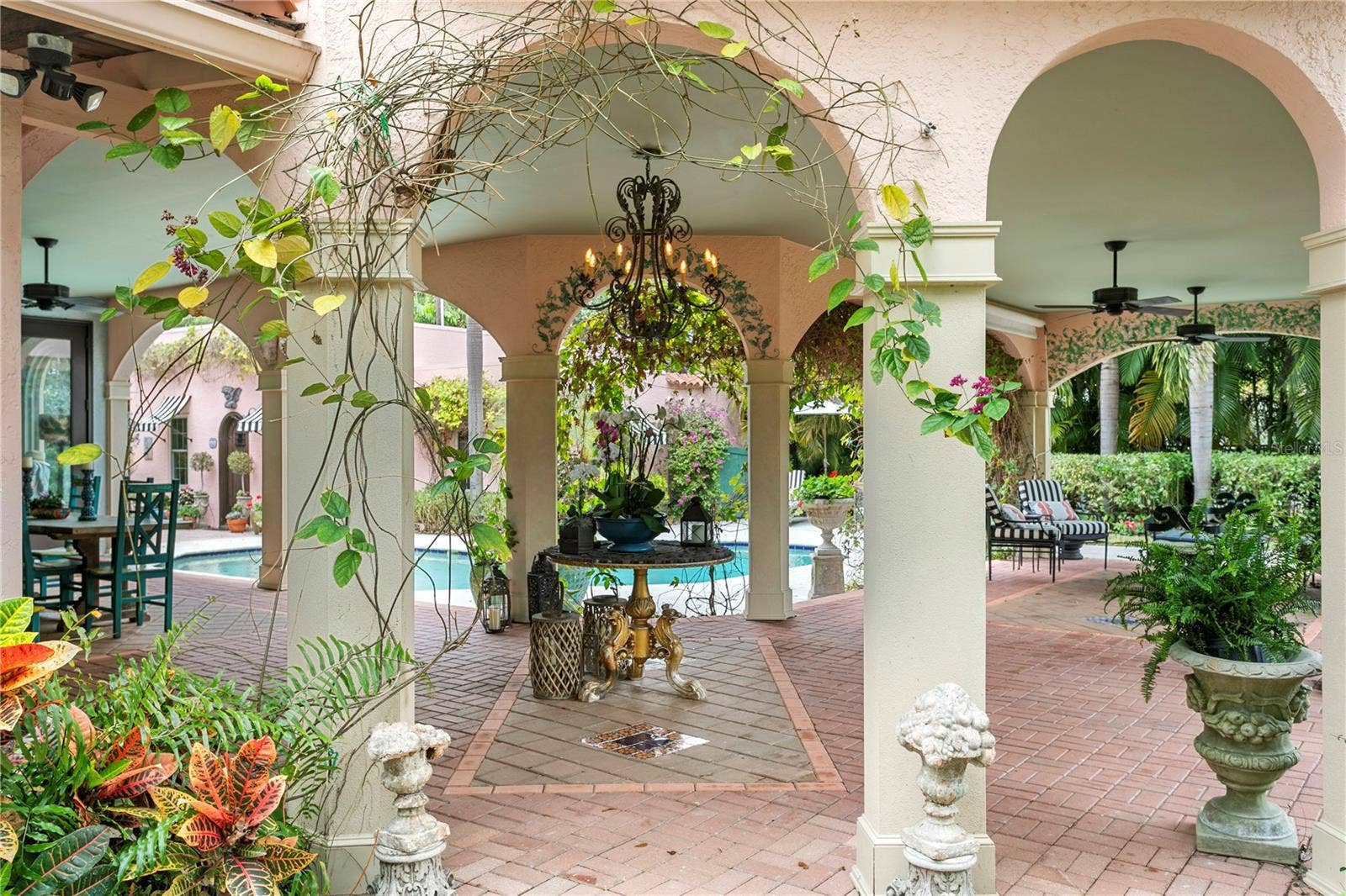 7211 3RD AVENUE S, St Petersburg, FL 33707 7211 3RD AVENUE S, St Petersburg, FL 33707