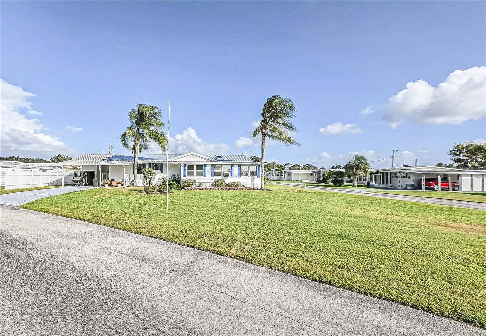 37233 BEVERLY AVENUE, Zephyrhills, FL 33542