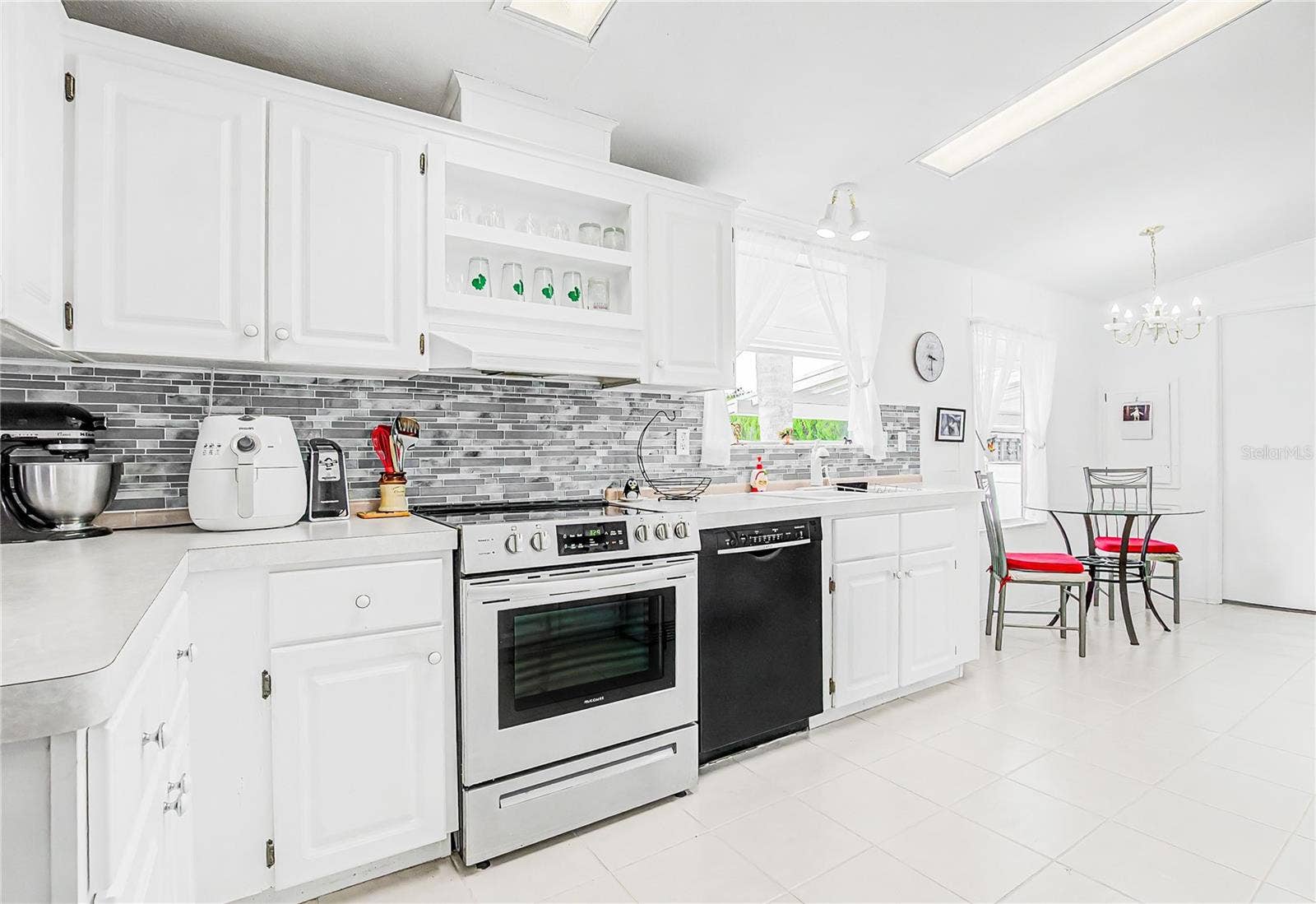 37233 BEVERLY AVENUE, Zephyrhills, FL 33542