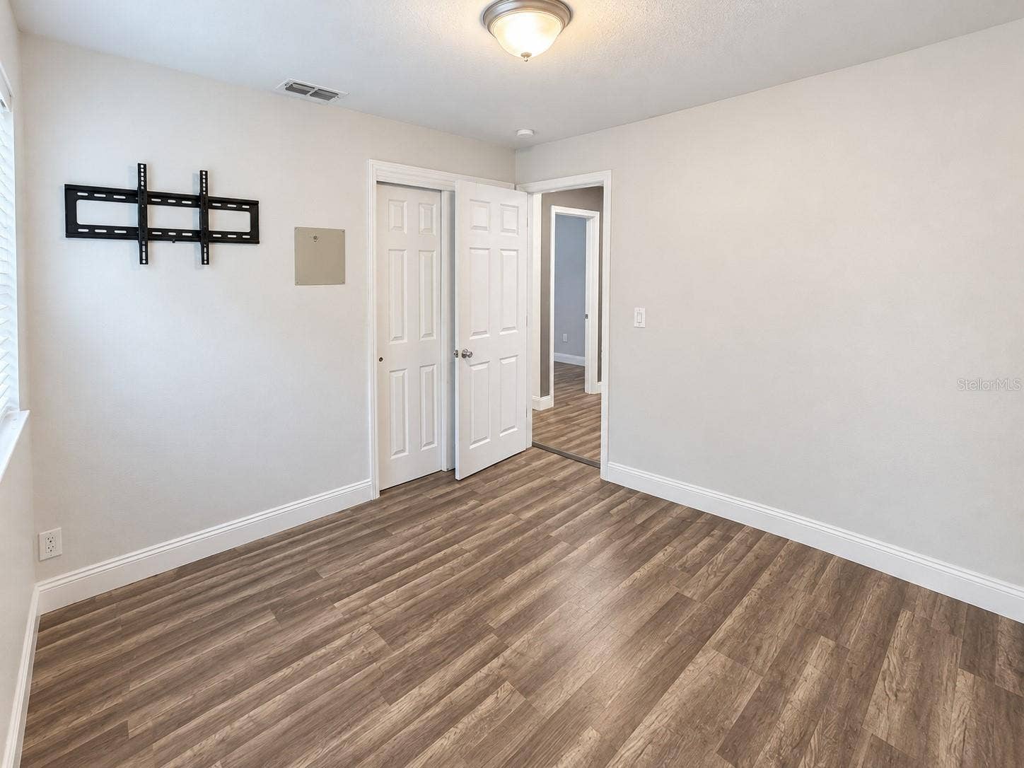 2609 E 99TH AVENUE, Tampa, FL 33612 2609 E 99TH AVENUE, Tampa, FL 33612