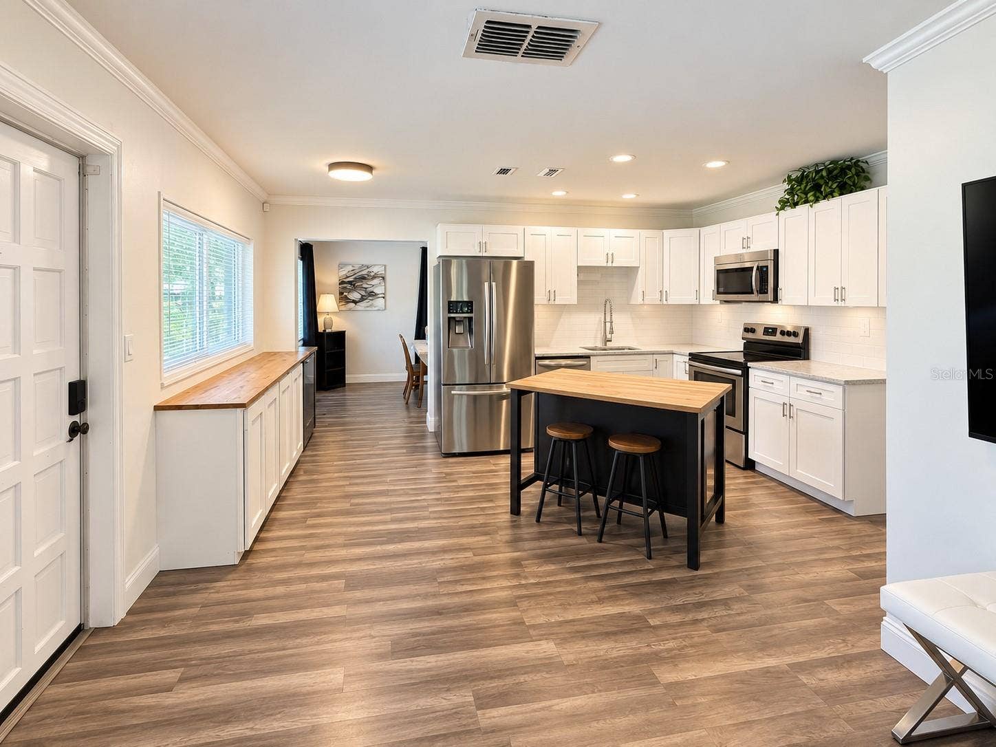 2609 E 99TH AVENUE, Tampa, FL 33612 2609 E 99TH AVENUE, Tampa, FL 33612