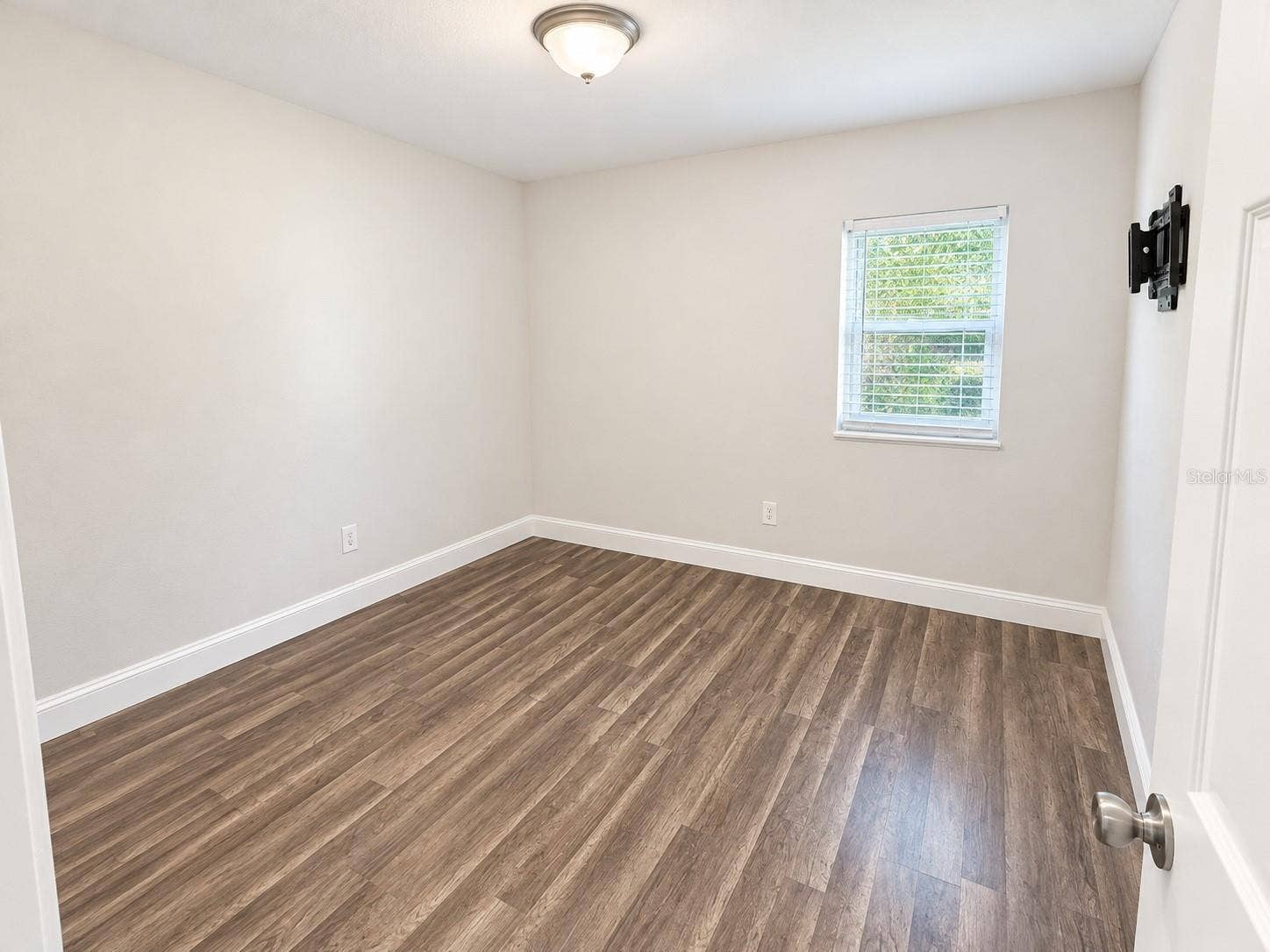 2609 E 99TH AVENUE, Tampa, FL 33612 2609 E 99TH AVENUE, Tampa, FL 33612
