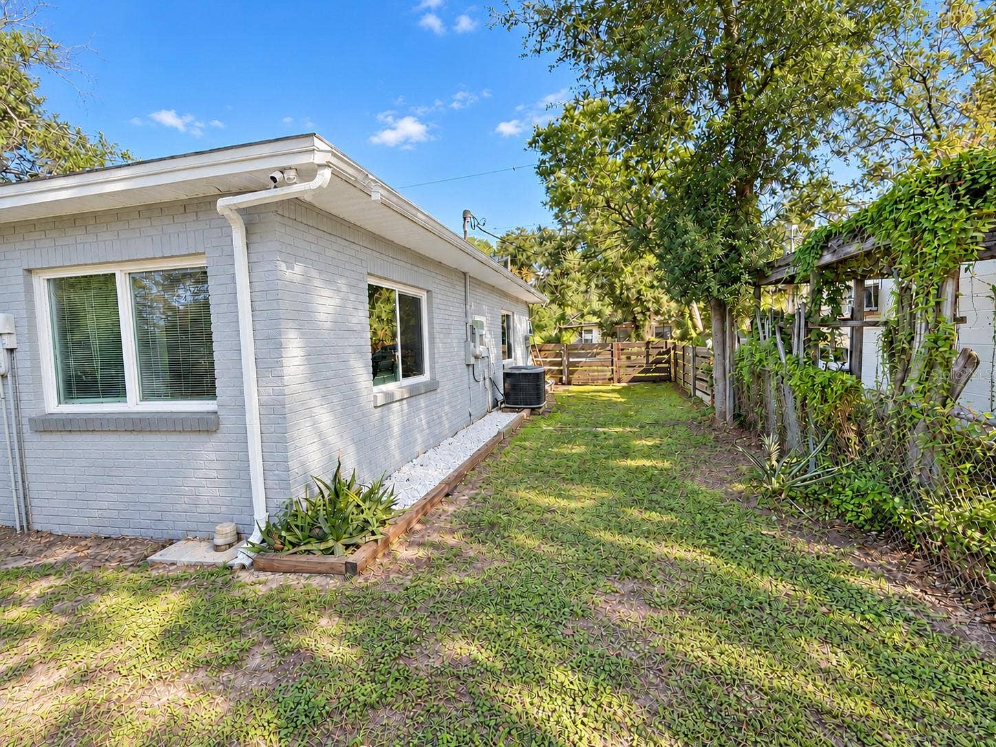 2609 E 99TH AVENUE, Tampa, FL 33612 2609 E 99TH AVENUE, Tampa, FL 33612