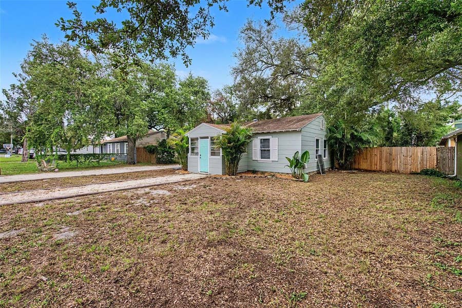 Property photo for 3208 W HARTNETT AVENUE, Tampa, FL