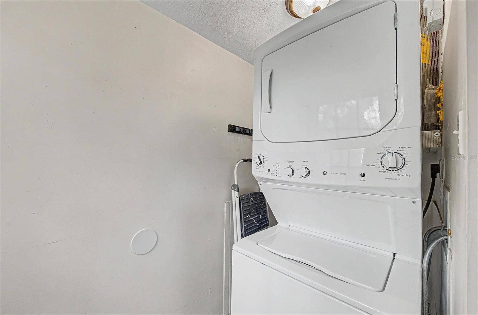 3208 W HARTNETT AVENUE, Tampa, FL 33611 3208 W HARTNETT AVENUE, Tampa, FL 33611