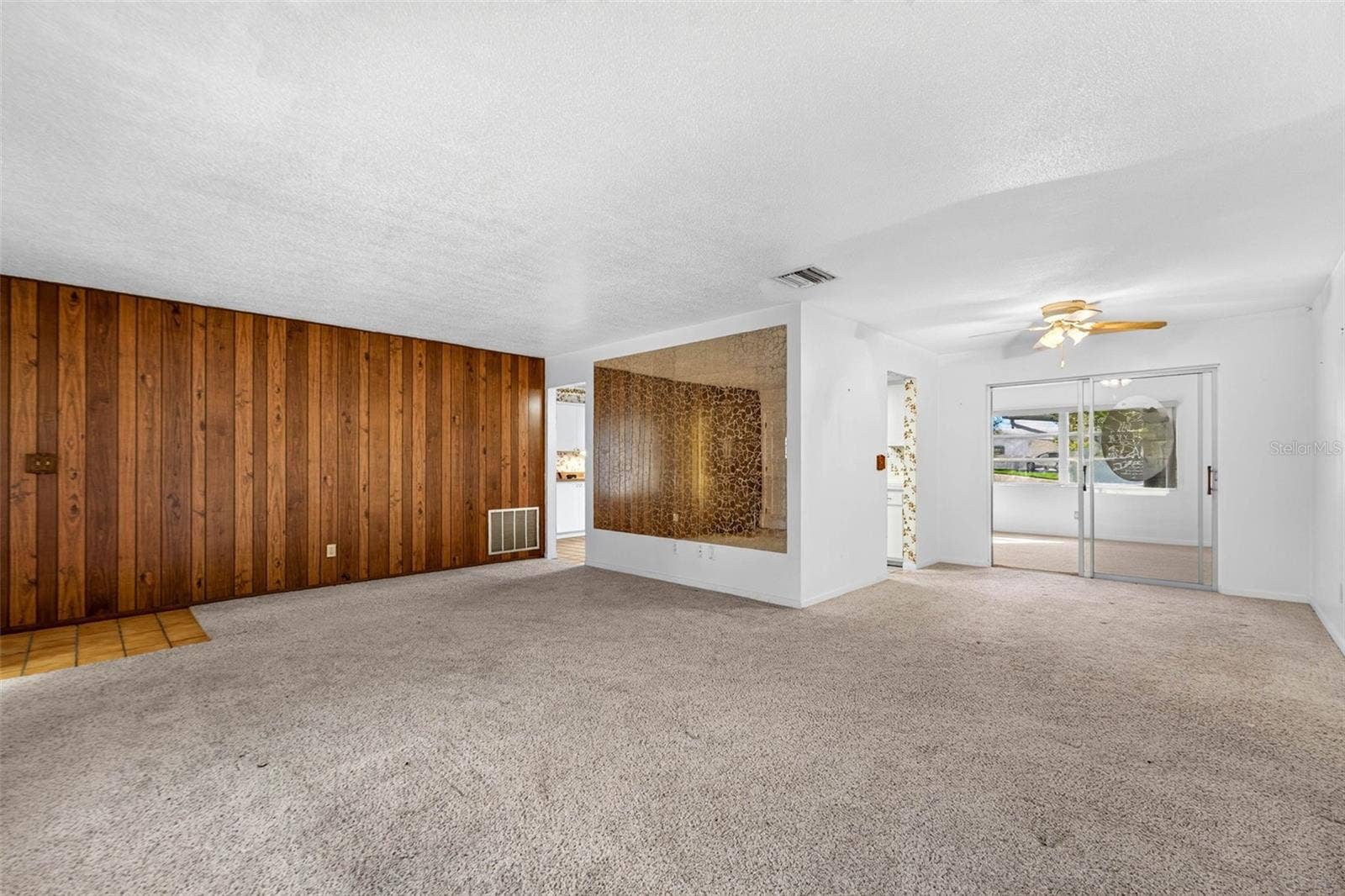 8779 143RD STREET, Seminole, FL 33776