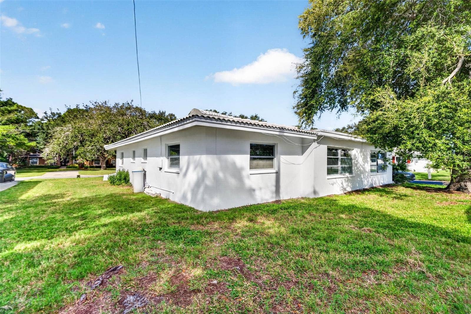 8779 143RD STREET, Seminole, FL 33776