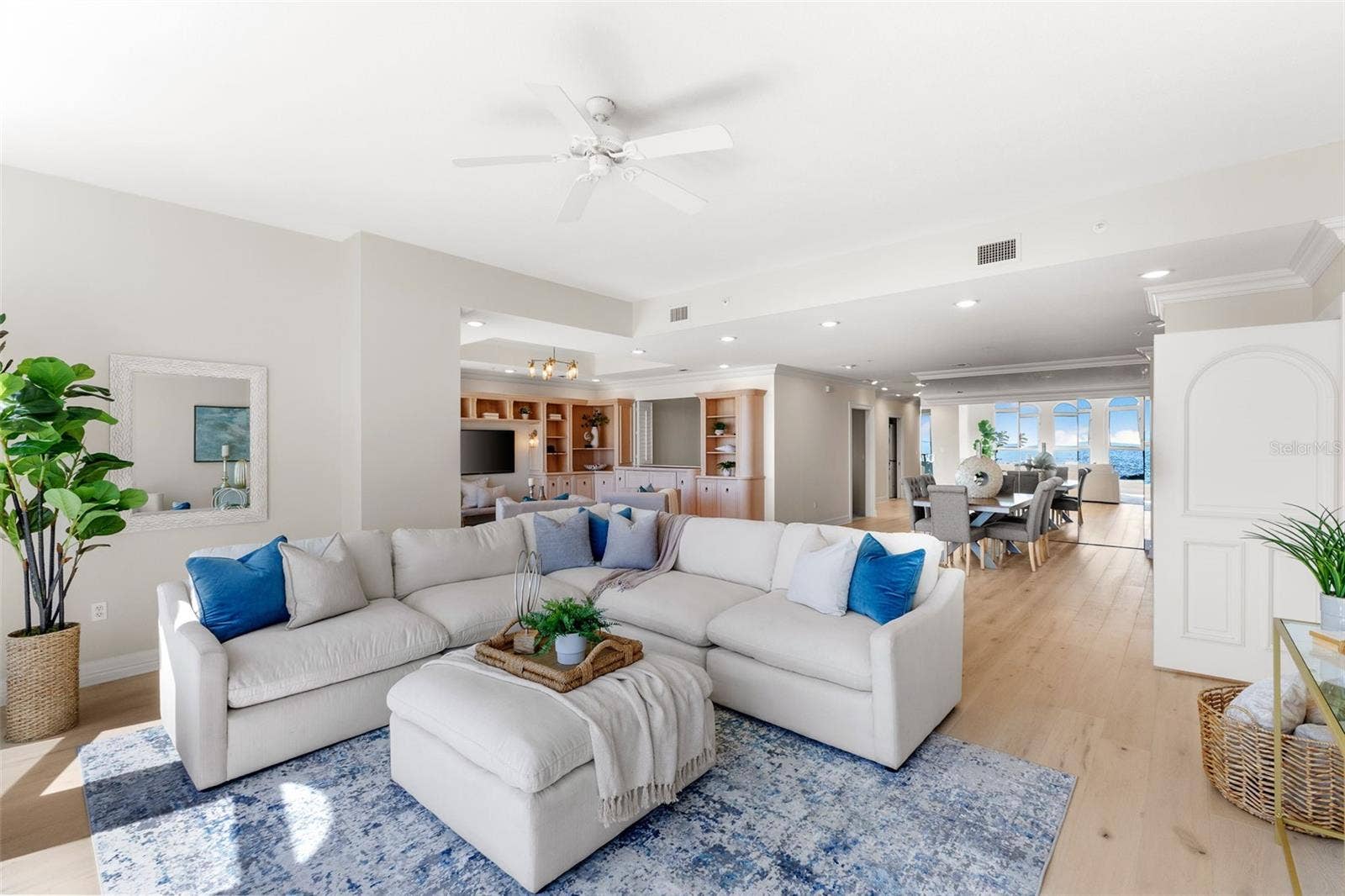 288 BEACH DRIVE NE, #9B, St Petersburg, FL 33701 288 BEACH DRIVE NE, #9B, St Petersburg, FL 33701