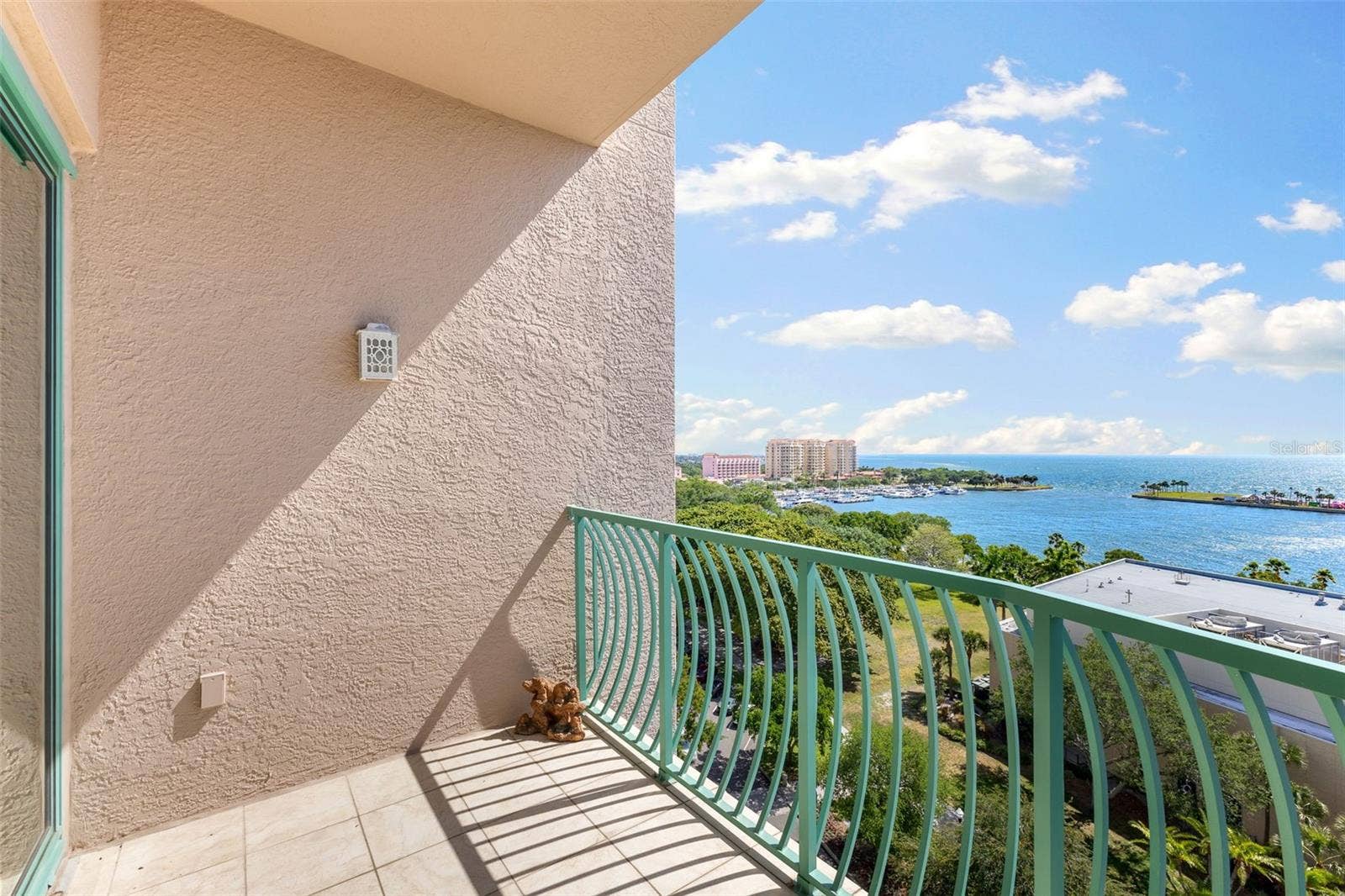 288 BEACH DRIVE NE, #9B, St Petersburg, FL 33701 288 BEACH DRIVE NE, #9B, St Petersburg, FL 33701