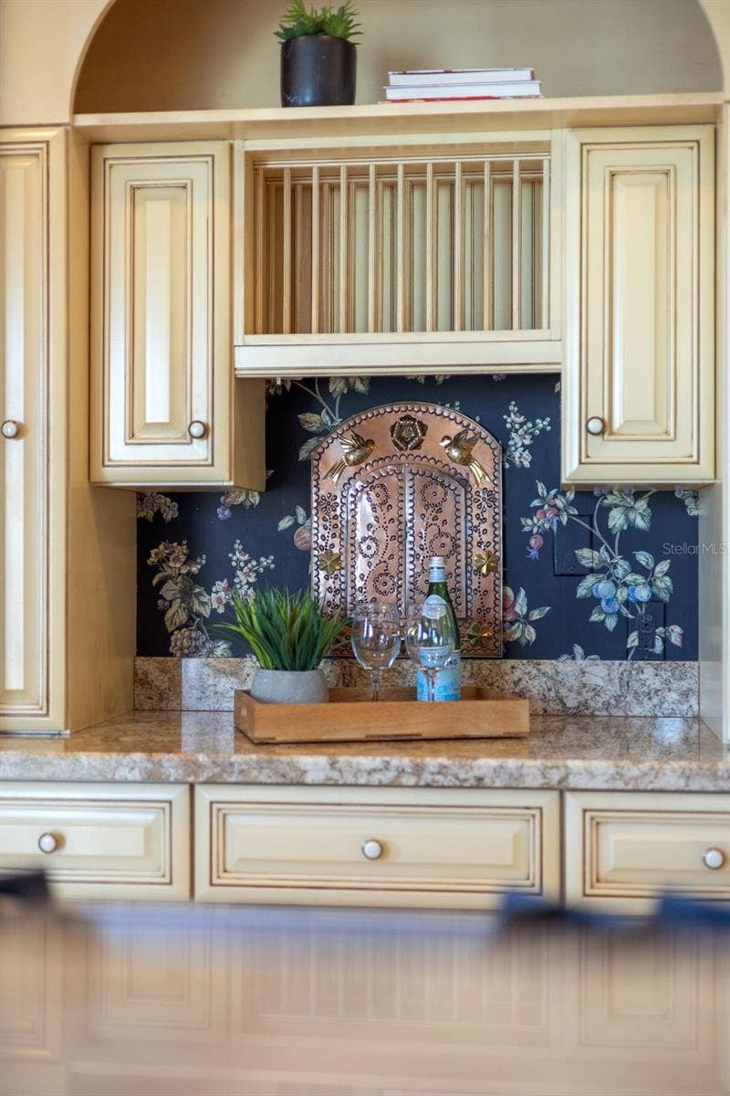 288 BEACH DRIVE NE, #9B, St Petersburg, FL 33701 288 BEACH DRIVE NE, #9B, St Petersburg, FL 33701
