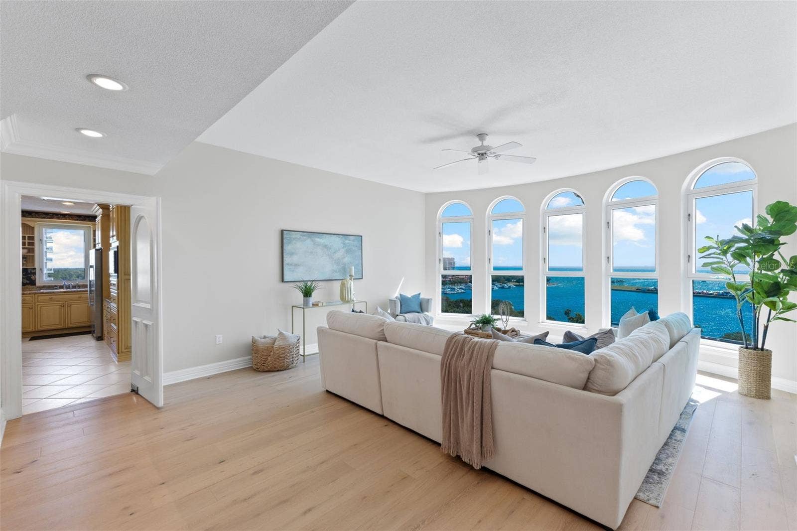 288 BEACH DRIVE NE, #9B, St Petersburg, FL 33701 288 BEACH DRIVE NE, #9B, St Petersburg, FL 33701