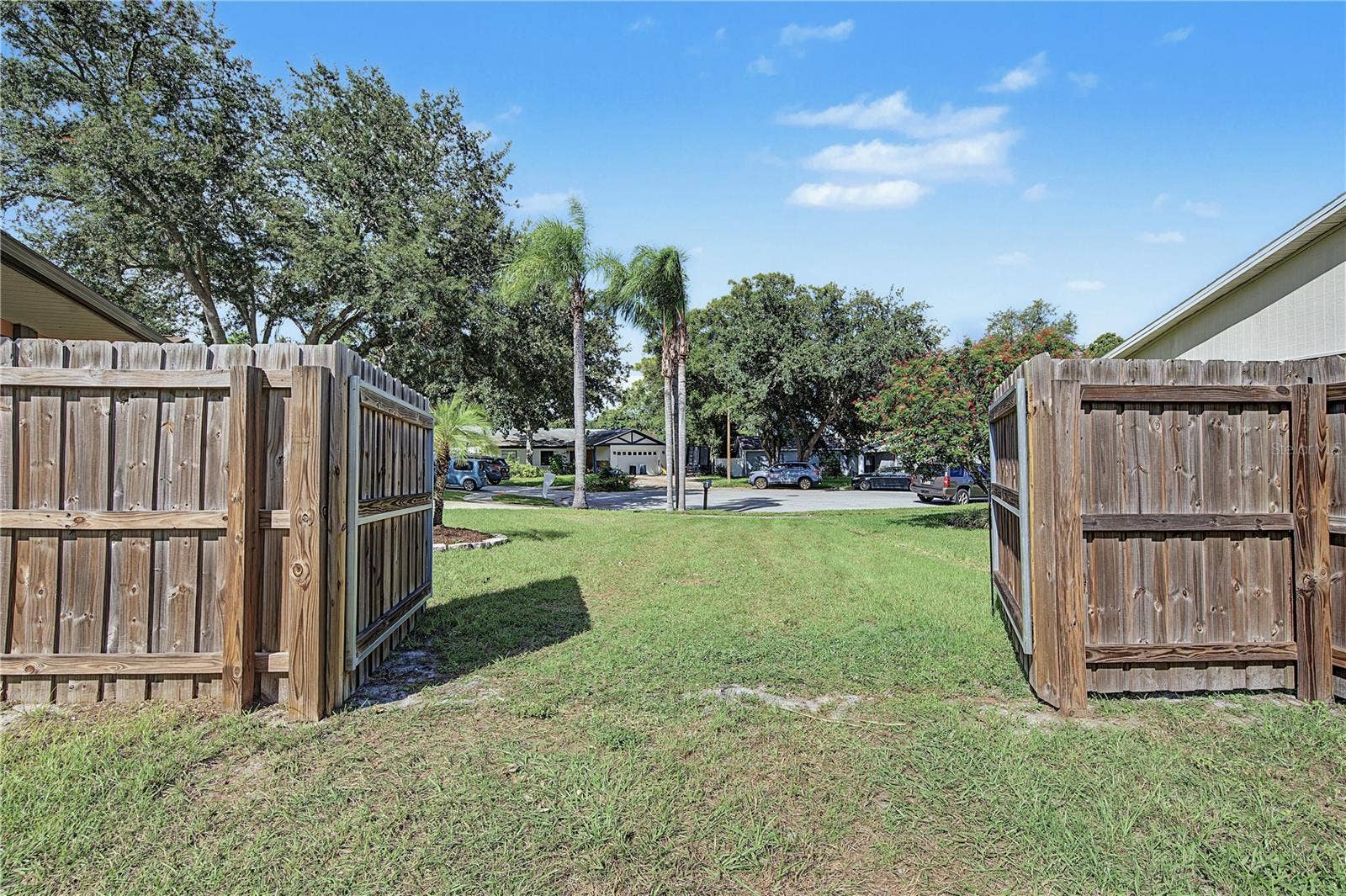 112 PEACOCK CIRCLE, Safety Harbor, FL 34695 72b. Double Gate.. Opens 12' Wide.. Bring Those Toys With YOU!! Live the SaltLife!