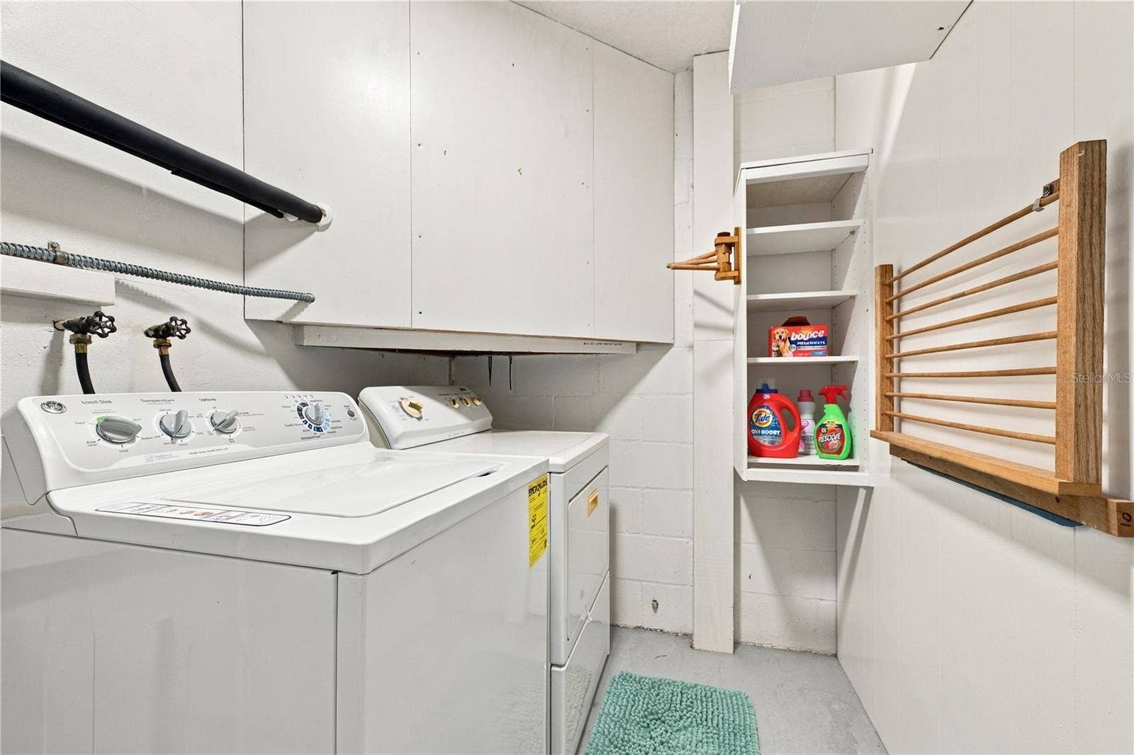 112 PEACOCK CIRCLE, Safety Harbor, FL 34695 68. Laundry Room (9 x 5.8') Includes Washer/Dryer in the Sale.. They Work GREAT!