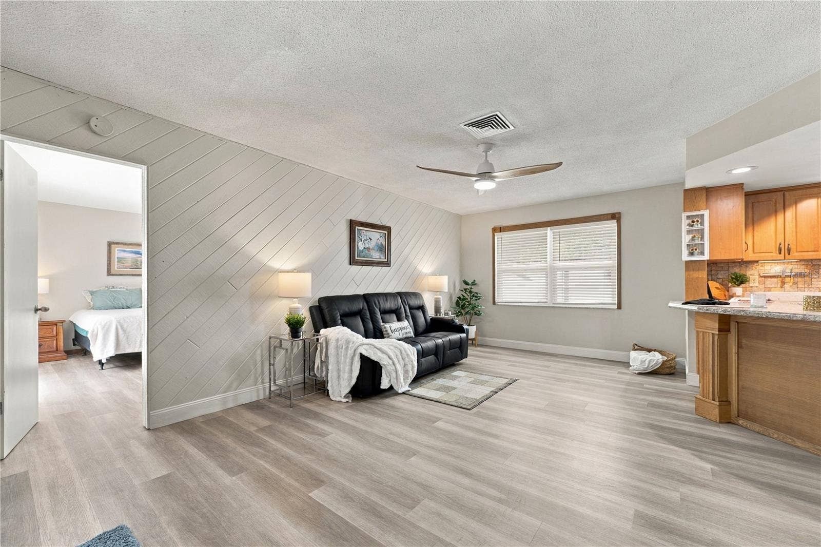 112 PEACOCK CIRCLE, Safety Harbor, FL 34695 53. FULL INTERIOR Freshly Painted.. One Color Throughout! Warm Linen Whites.. Neutral Pallette for You to Decorate in Your Style!