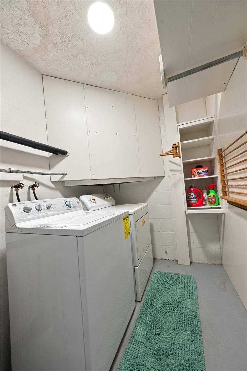 112 PEACOCK CIRCLE, Safety Harbor, FL 34695 31. Laundry Room (5.8 x 9') is 'in' Kitchen, But Enclosed.. Run a Duct and You Gain Square Footage + Cooler Laundry Room in the Summer!
