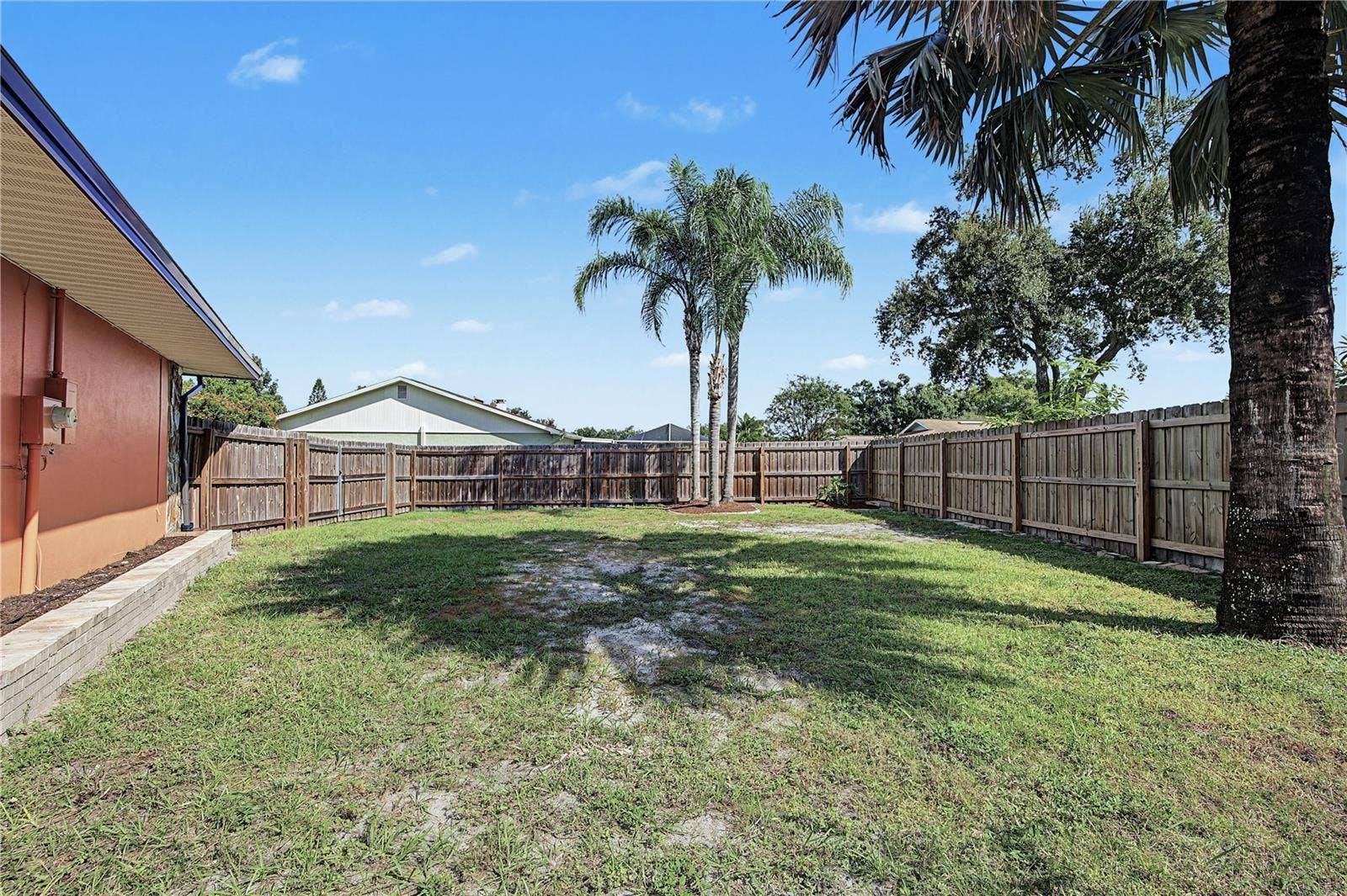 112 PEACOCK CIRCLE, Safety Harbor, FL 34695 72a.RV & BOAT STORAGE AREA.. SAVE BIG BUCKS - PARK YOUR TOYS HERE! Plenty of Room!