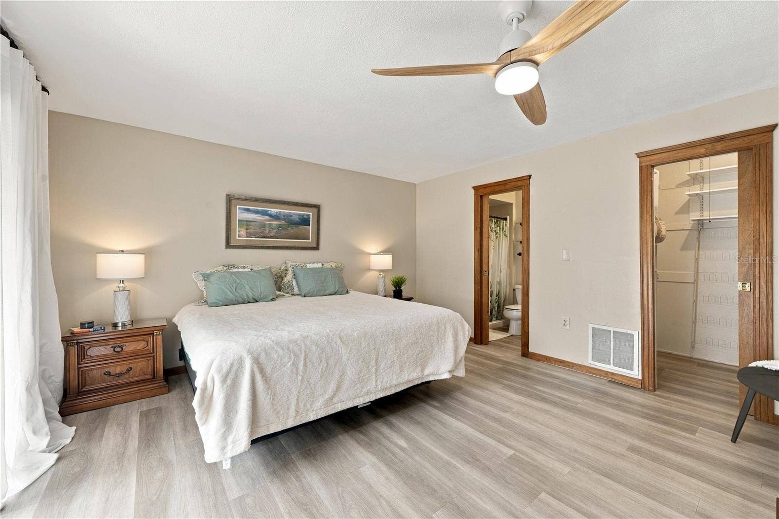 112 PEACOCK CIRCLE, Safety Harbor, FL 34695 21. Owner's Retreat w Ensuite Bath & Walk in Built Out Closet!