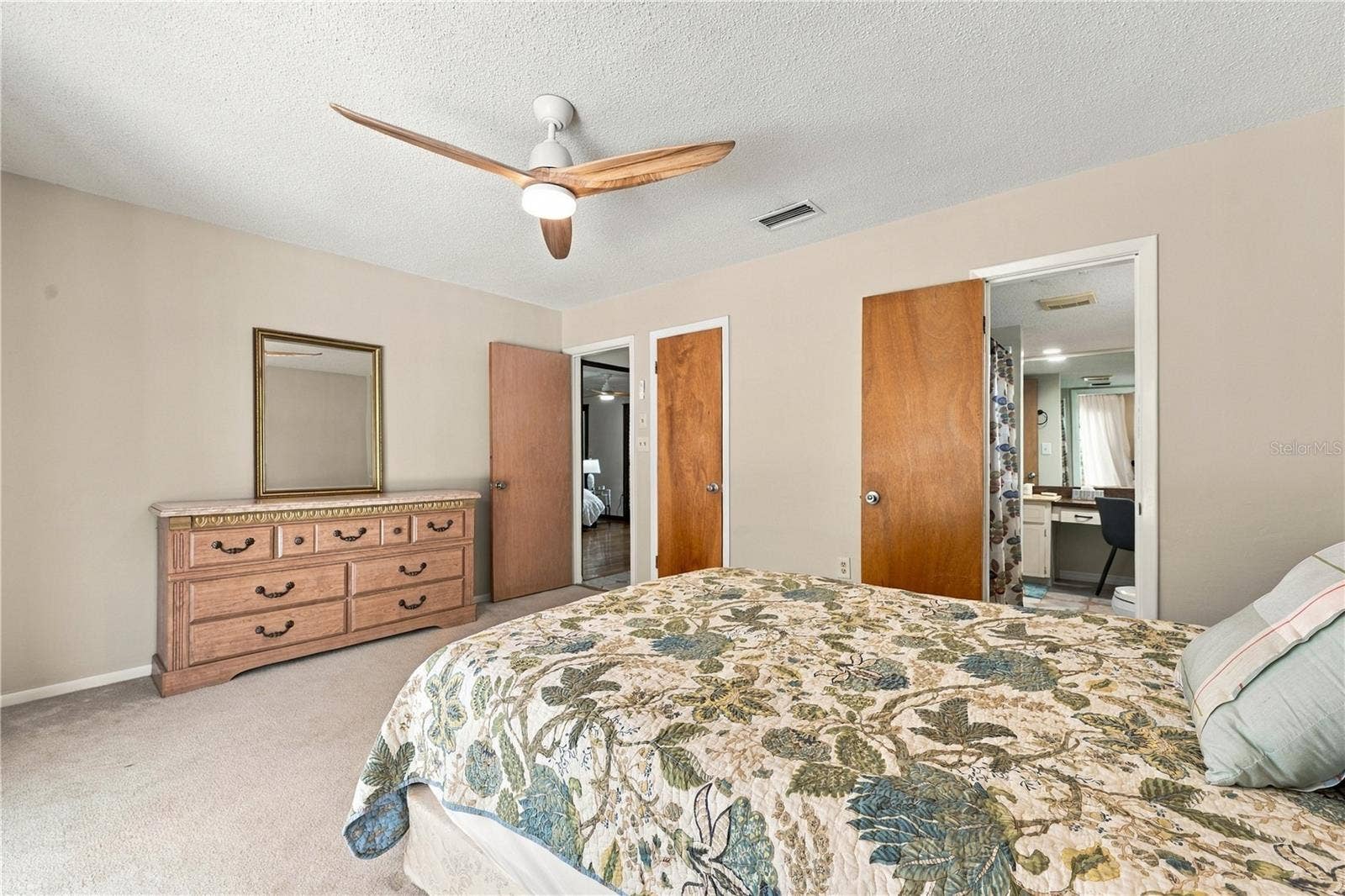 112 PEACOCK CIRCLE, Safety Harbor, FL 34695 26. Bedroom #2 (11.7 x 15) Functions as a Double Master Suite w Access to 2nd Bathroom! + Walk in Closet (5.3 x 4.3')!