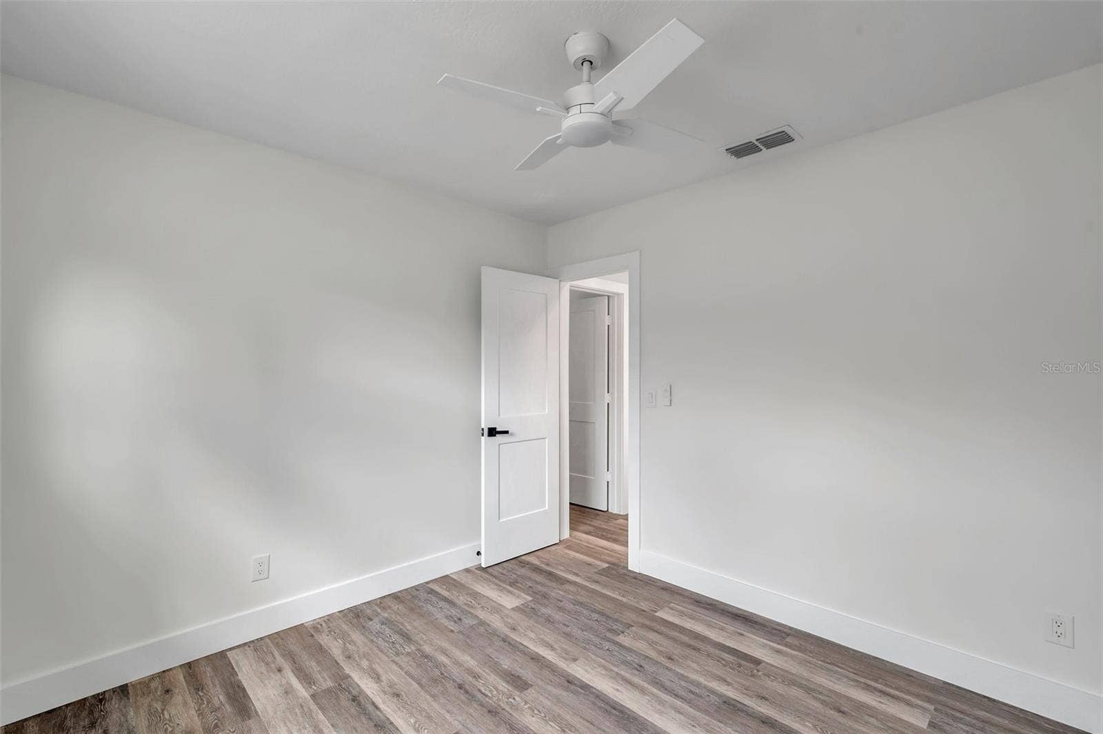 2238 13TH AVENUE SW, Largo, FL 33770 2238 13TH AVENUE SW, Largo, FL 33770