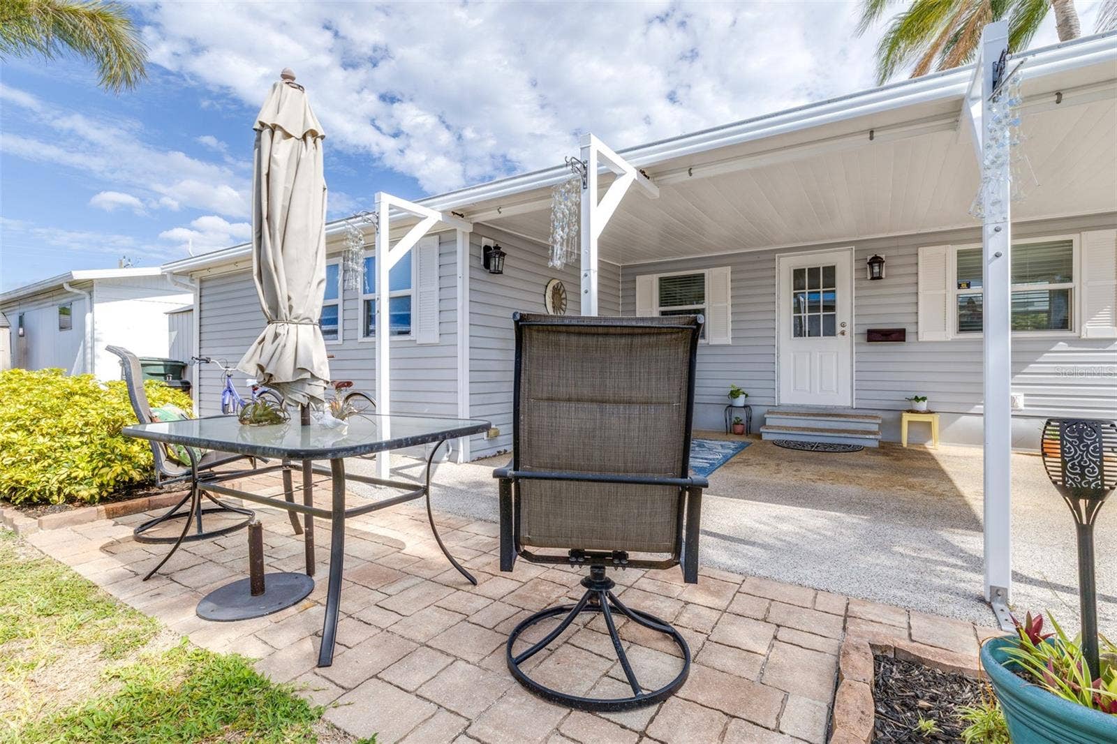 2712 17TH STREET LANE W, Bradenton, FL 34205 yard