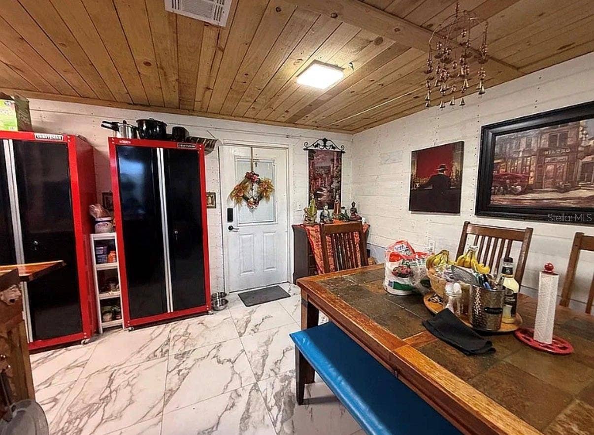 Studio/mother in law suite