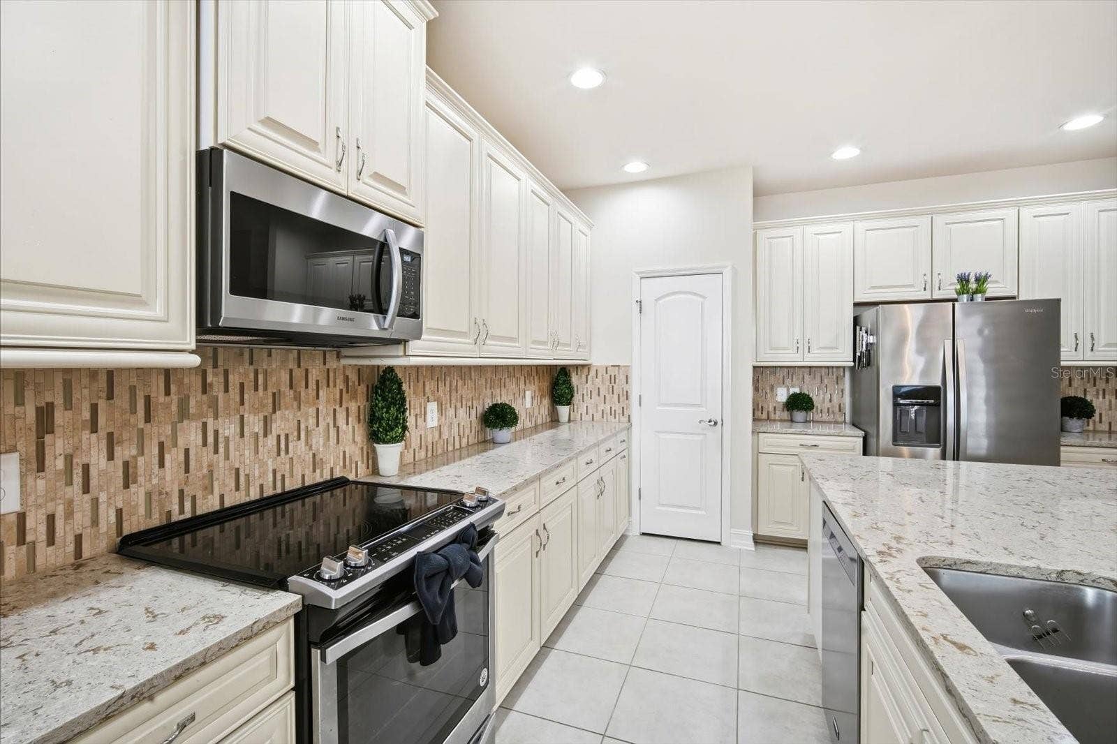 Spacing Kitchen