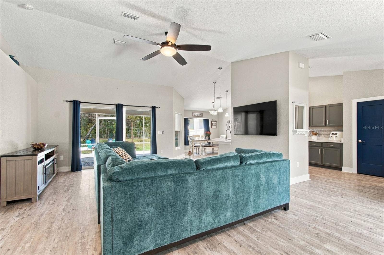 16473 SCAUP DUCK AVENUE, Brooksville, FL 34614 Living Room