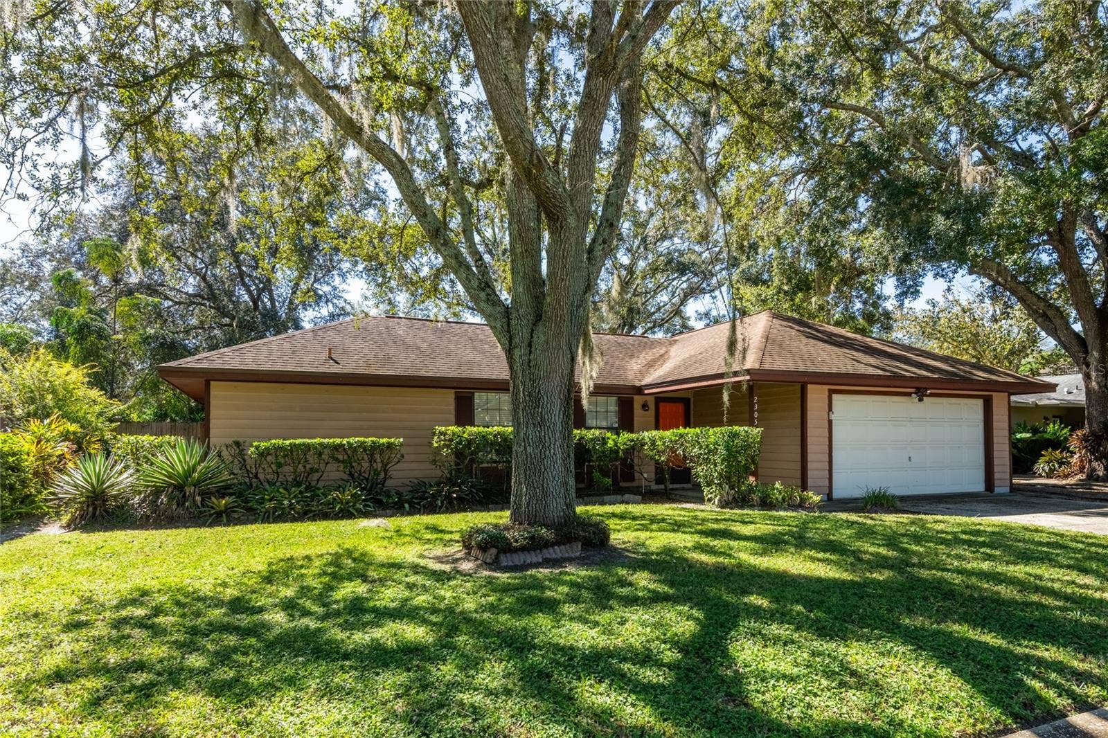 2305 FORREST CREST CIRCLE, Lutz, FL 33549