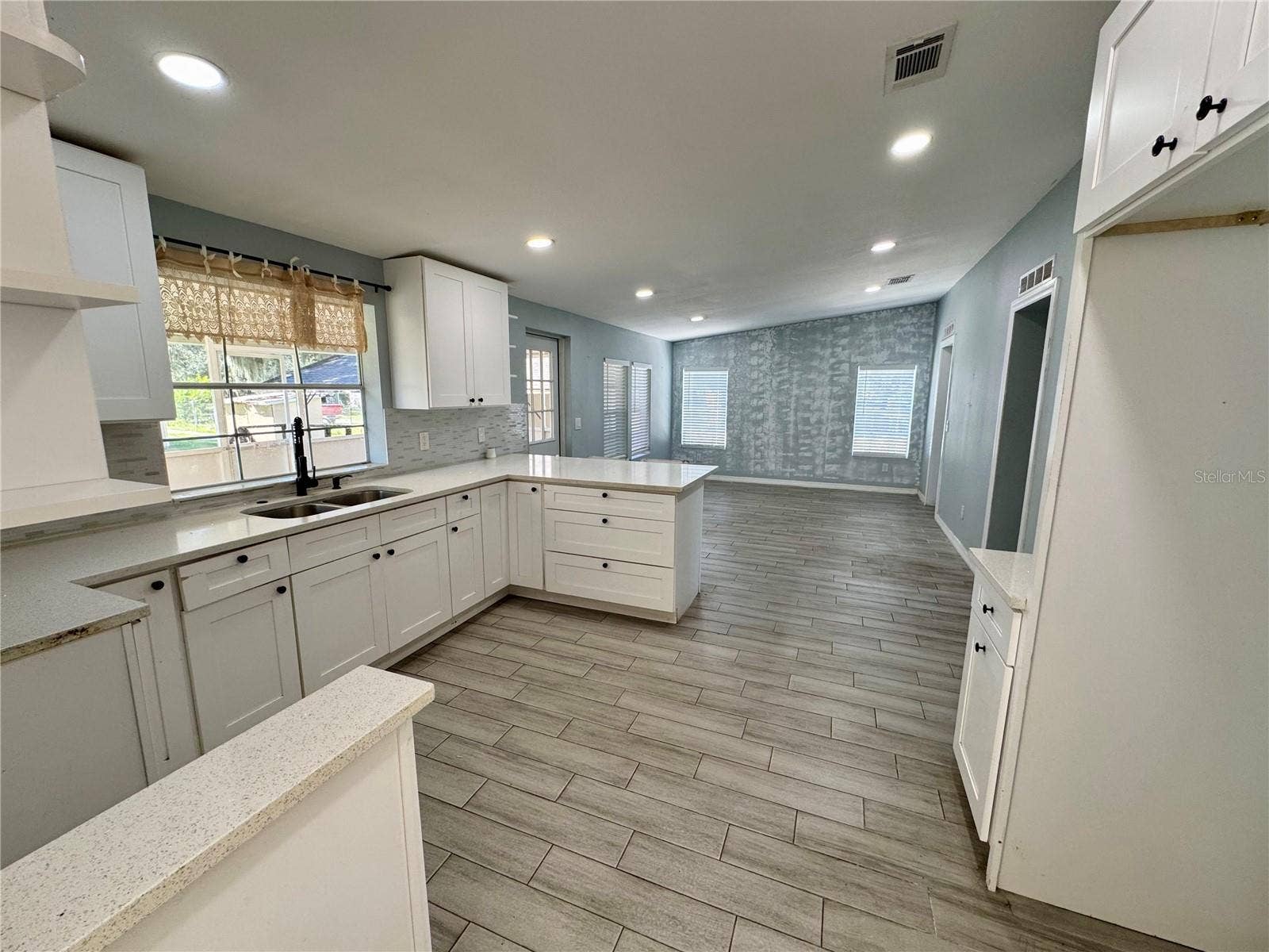 12009 GLENHILL DRIVE, Riverview, FL 33569 12009 GLENHILL DRIVE, Riverview, FL 33569