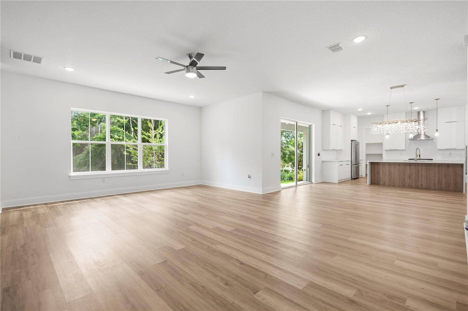 6622 SUMMIT VIEW DRIVE, Brooksville, FL 34601 Living room