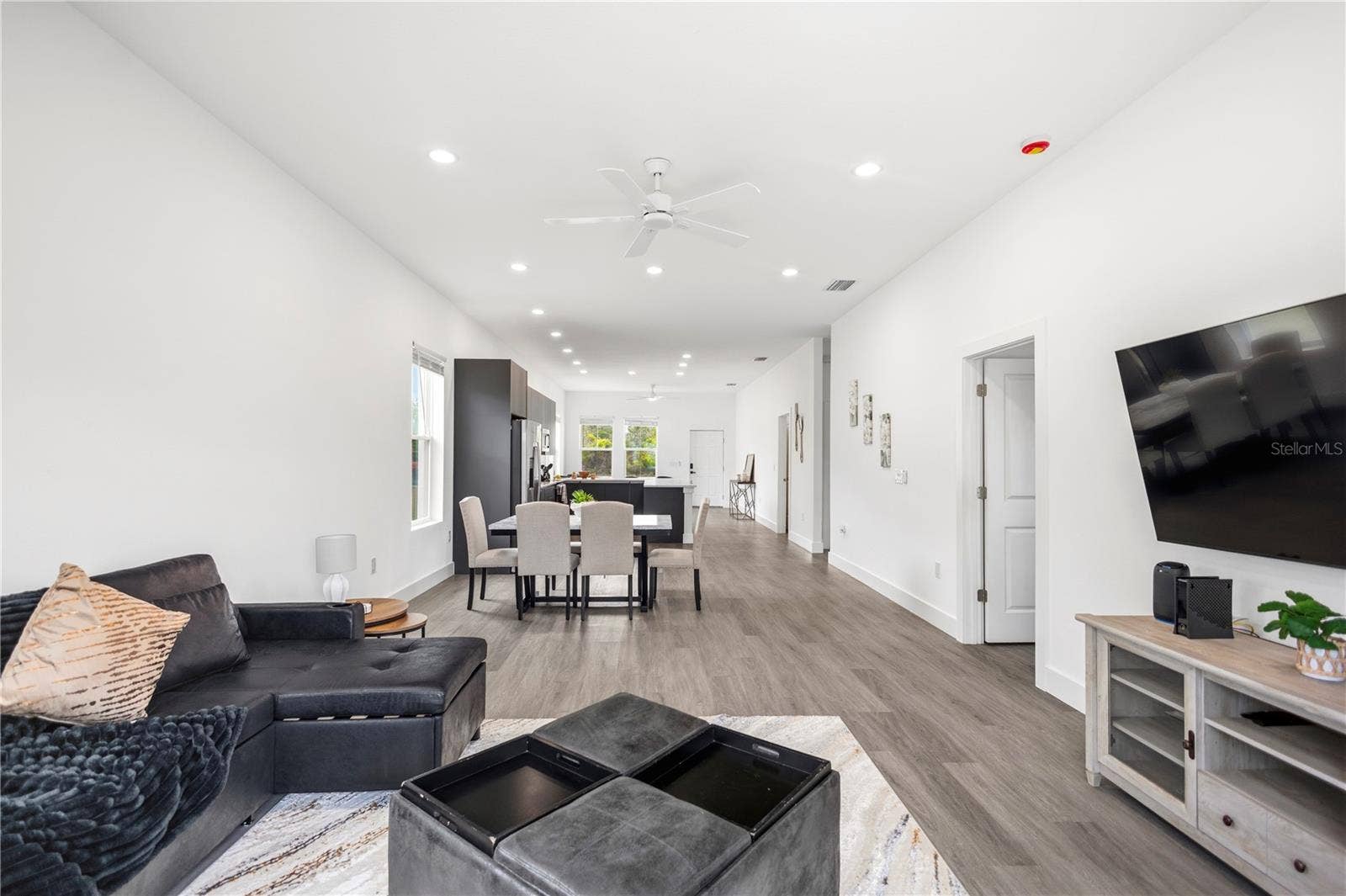 9211 NORTHCLIFFE BOULEVARD, Spring Hill, FL 34606 9211 NORTHCLIFFE BOULEVARD, Spring Hill, FL 34606