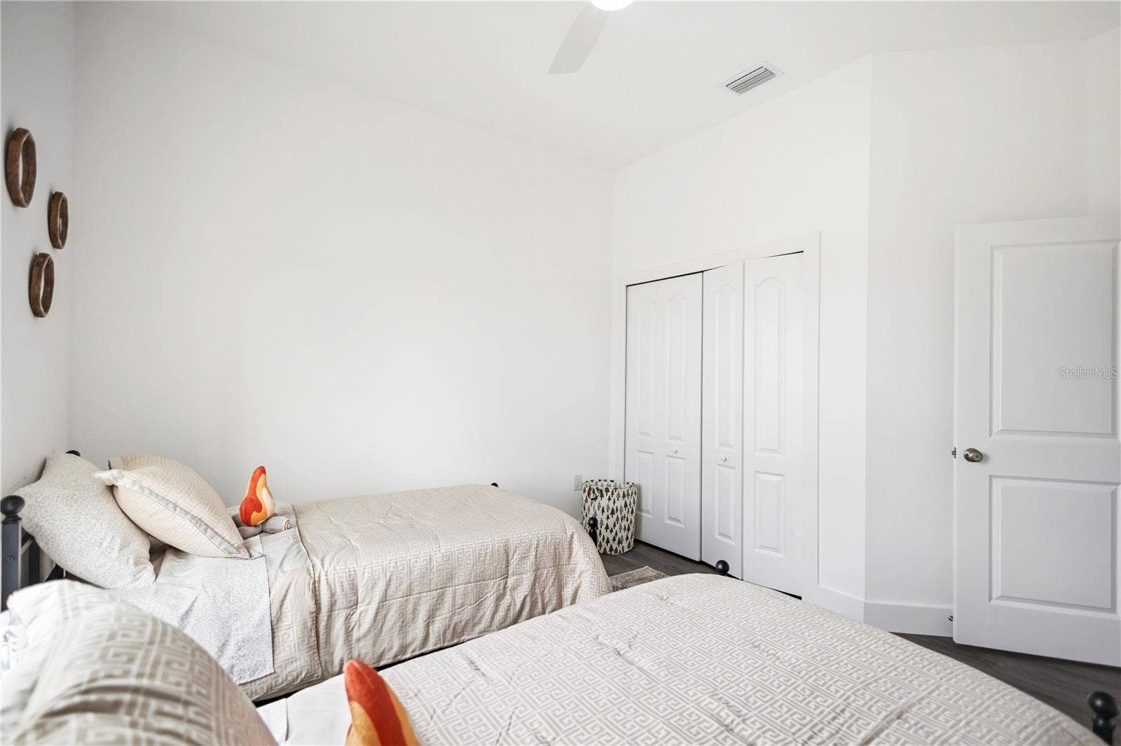 9211 NORTHCLIFFE BOULEVARD, Spring Hill, FL 34606 9211 NORTHCLIFFE BOULEVARD, Spring Hill, FL 34606