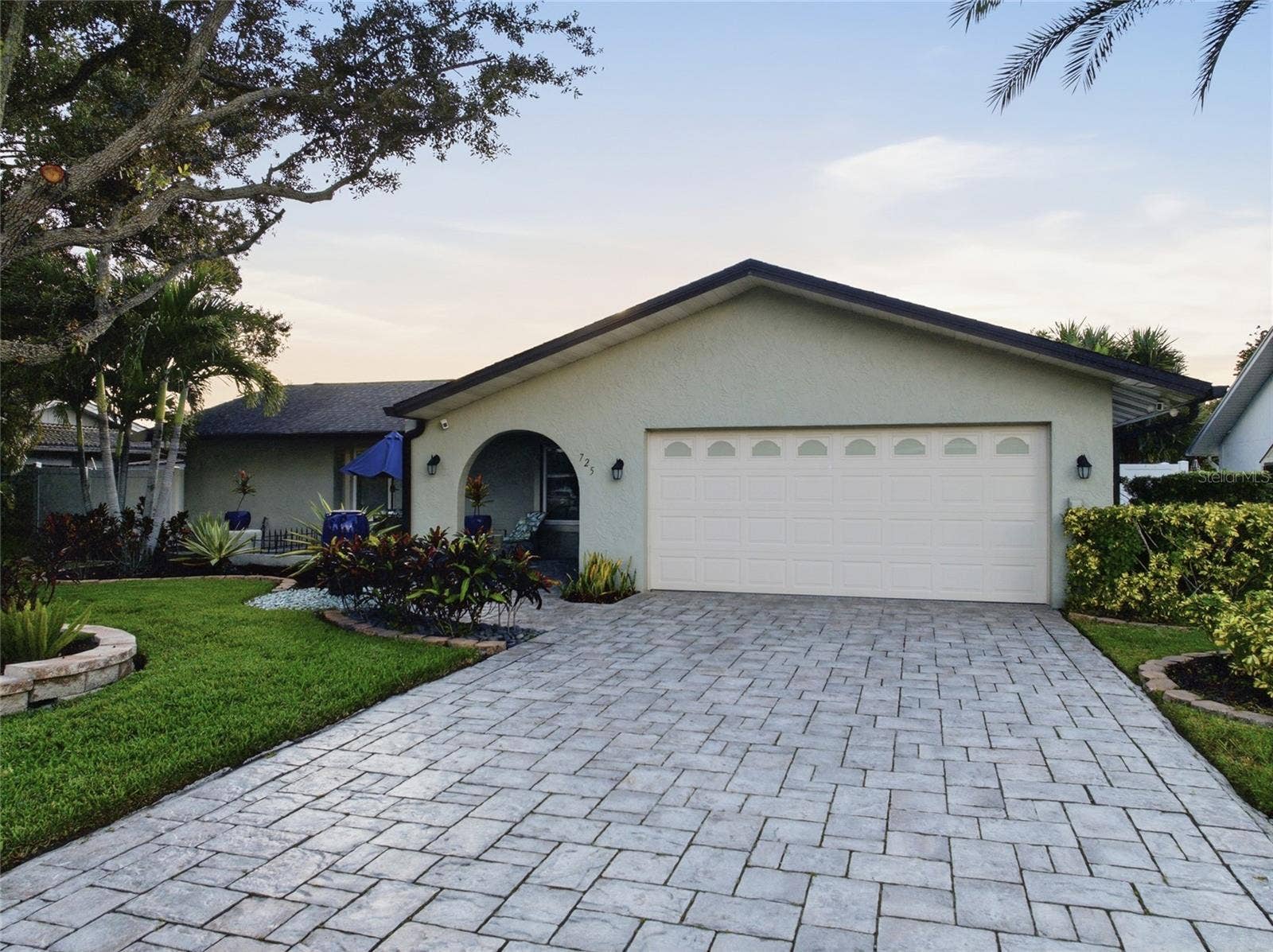 725 DEL ORO DRIVE, Safety Harbor, FL 34695 725 DEL ORO DRIVE, Safety Harbor, FL 34695