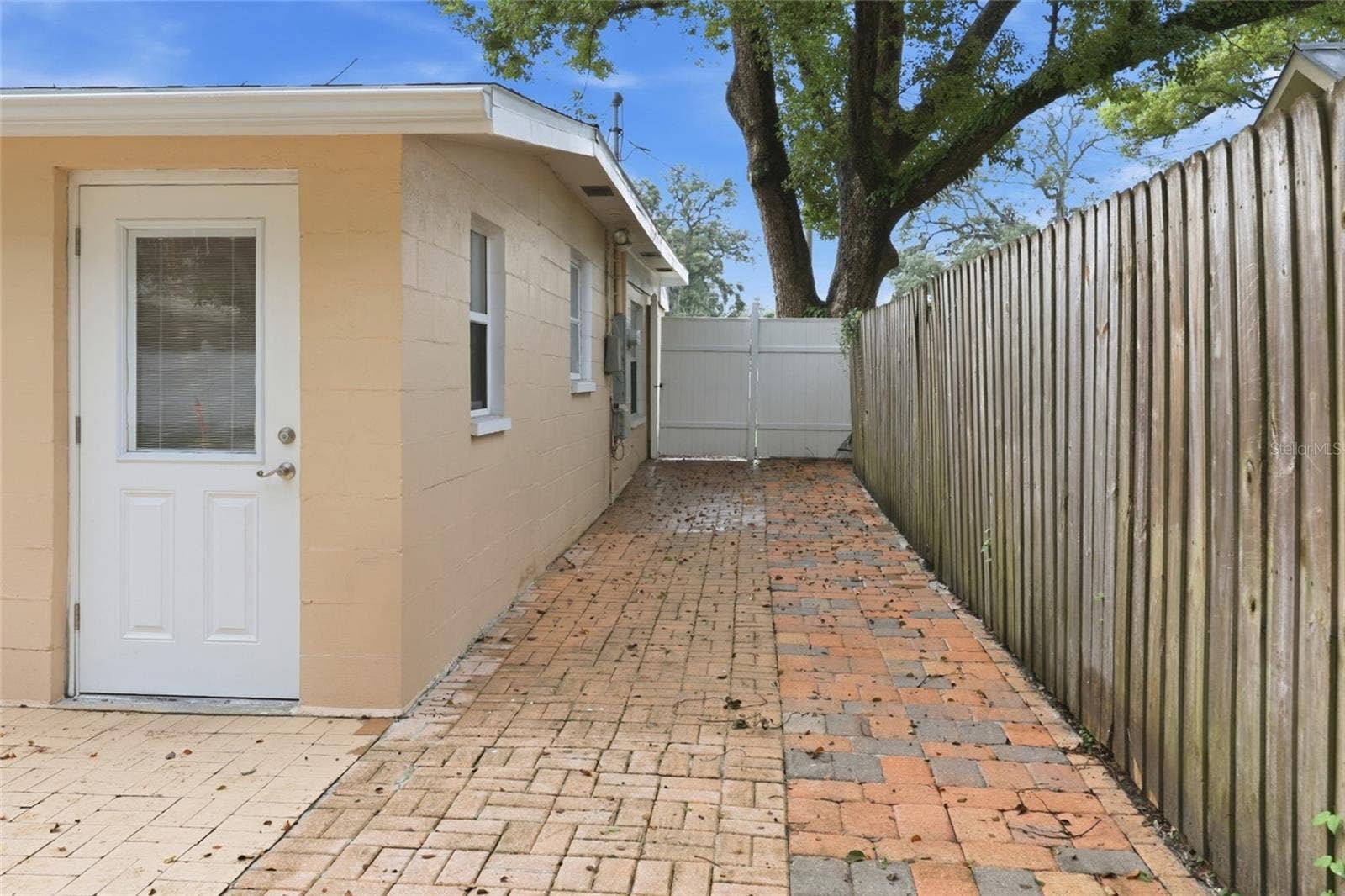 8407 N NEWPORT AVENUE, Tampa, FL 33604