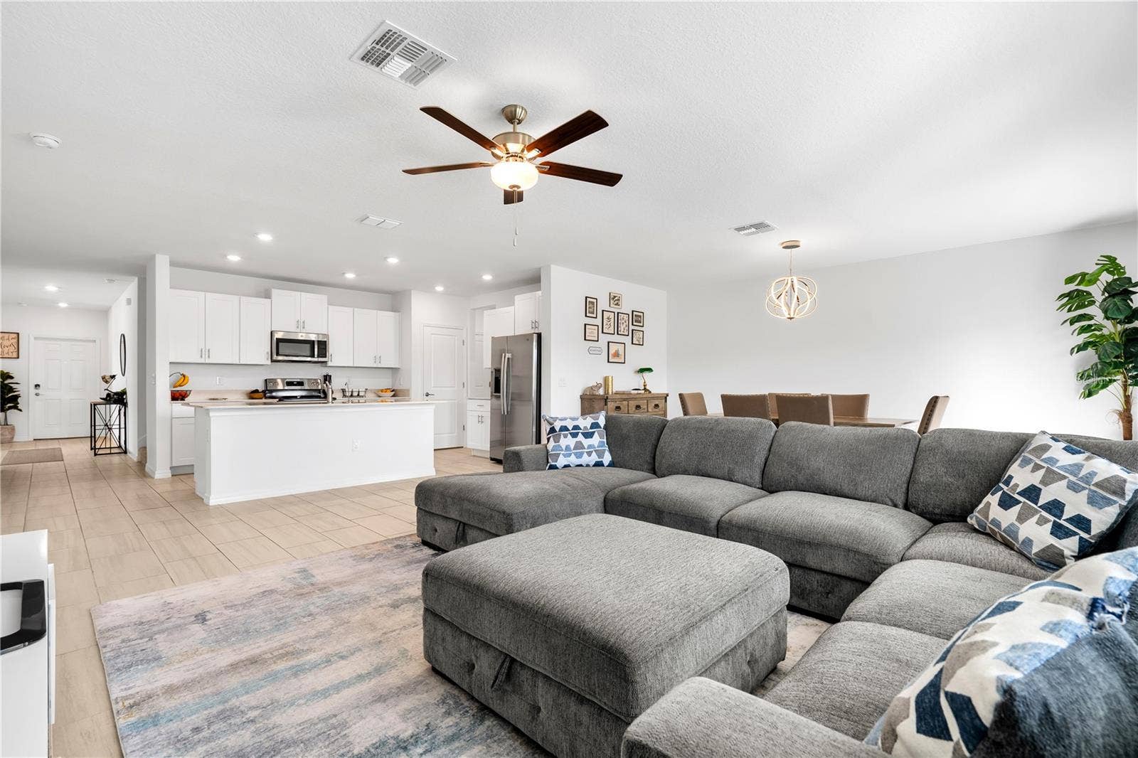 5009 FIDDLE FIG AVENUE, Wimauma, FL 33598 5009 FIDDLE FIG AVENUE, Wimauma, FL 33598