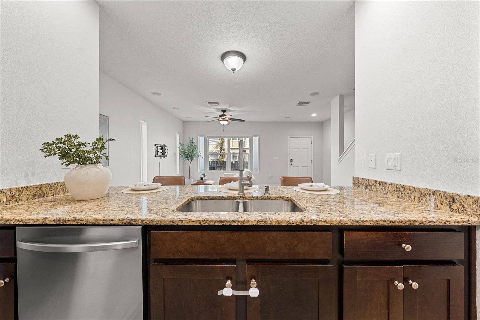 1282 CALUSA CIRCLE, Clearwater, FL 33755 1282 CALUSA CIRCLE, Clearwater, FL 33755