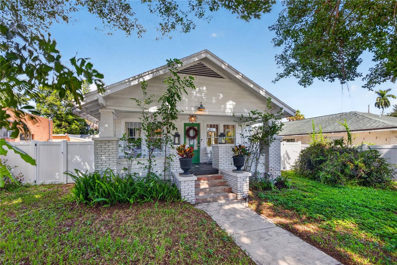 2106 8TH AVENUE W, Bradenton, FL 34205 2106 8TH AVENUE W, Bradenton, FL 34205