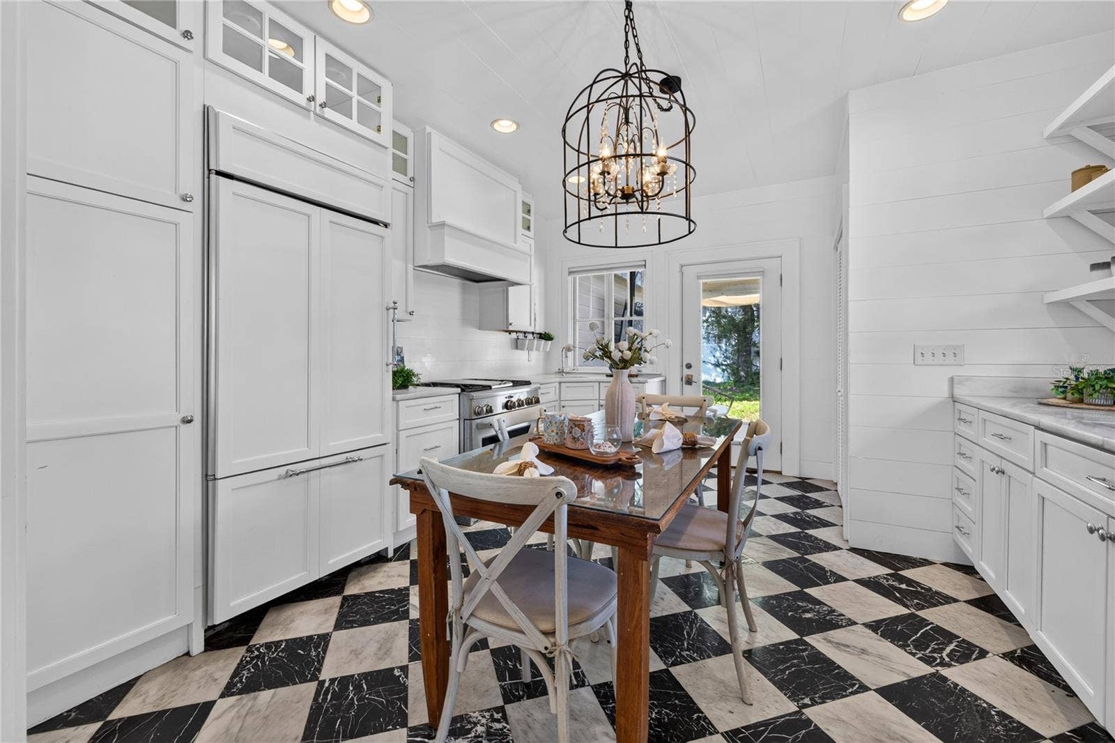 2106 8TH AVENUE W, Bradenton, FL 34205 2106 8TH AVENUE W, Bradenton, FL 34205