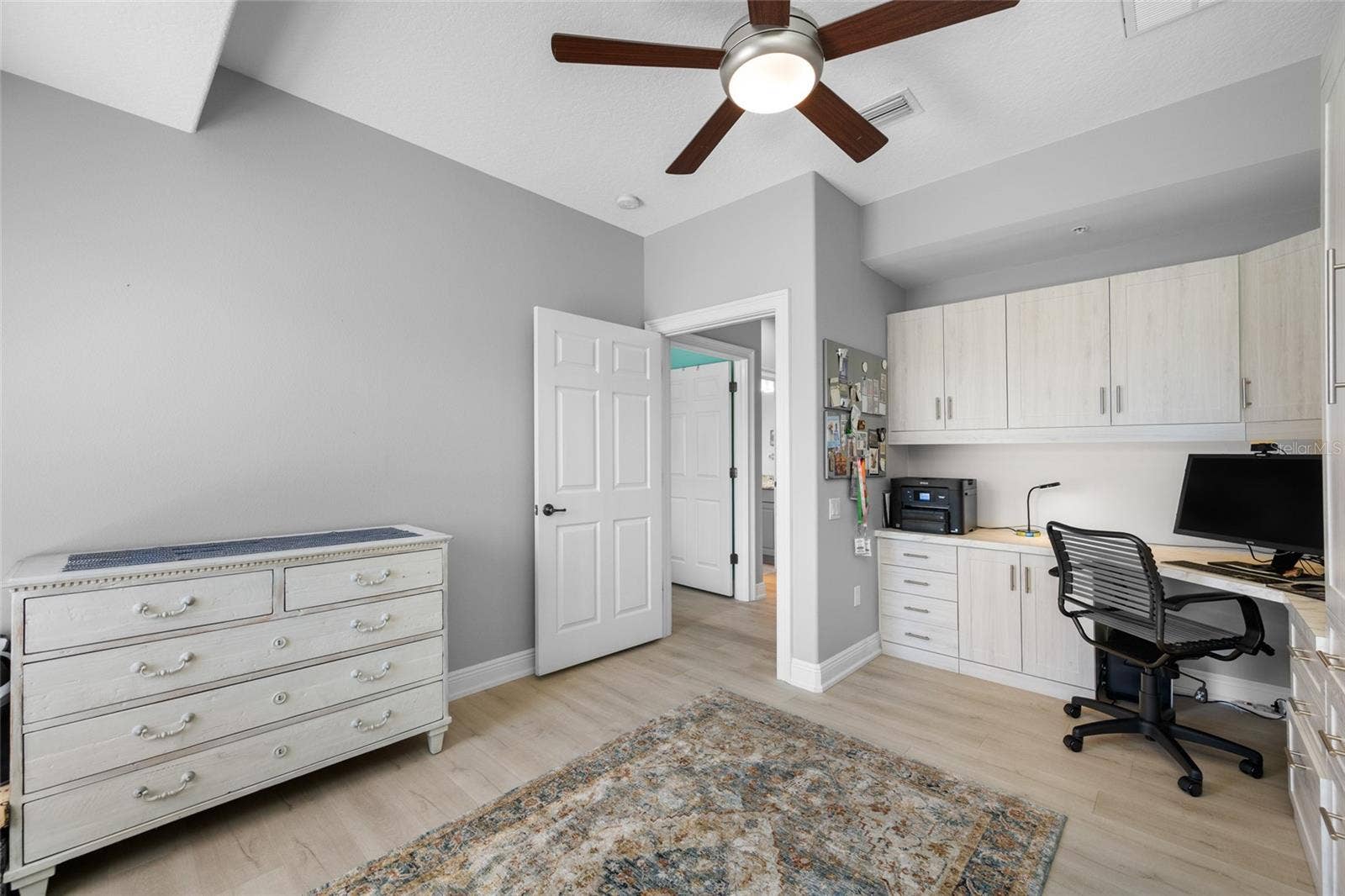 3rd bedroom (3rd floor)