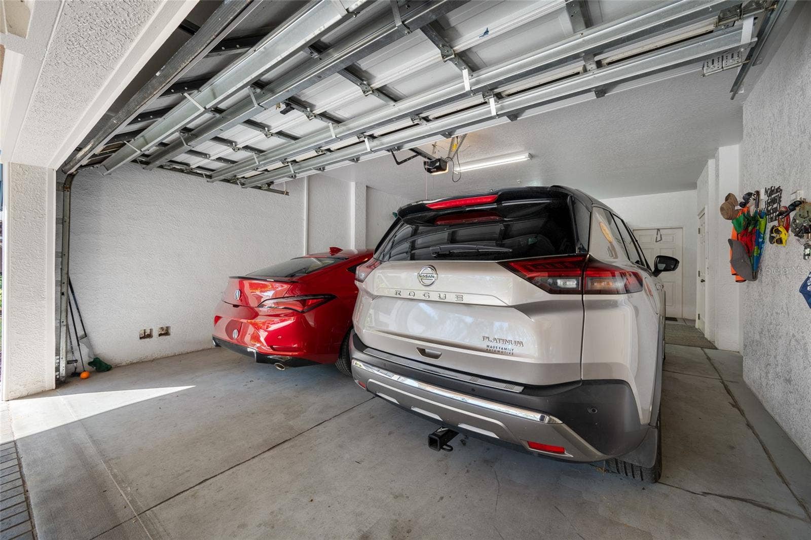 Oversized 2 car garage