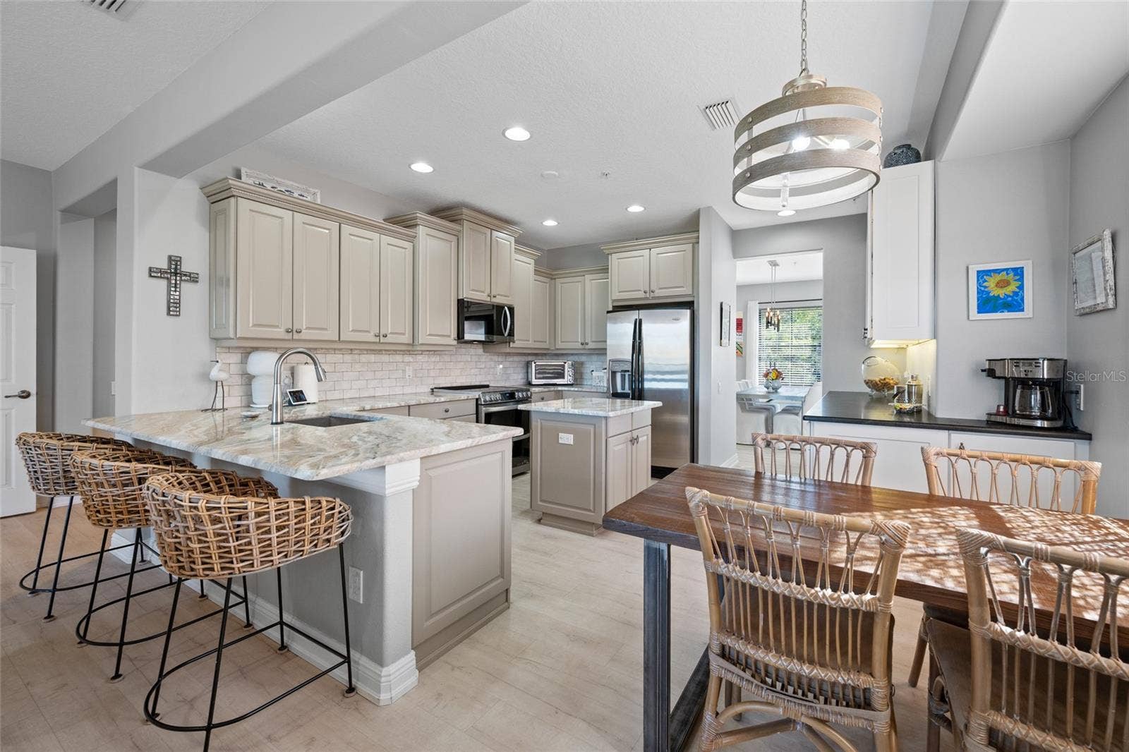 Kitchen/Dining (2nd Floor)