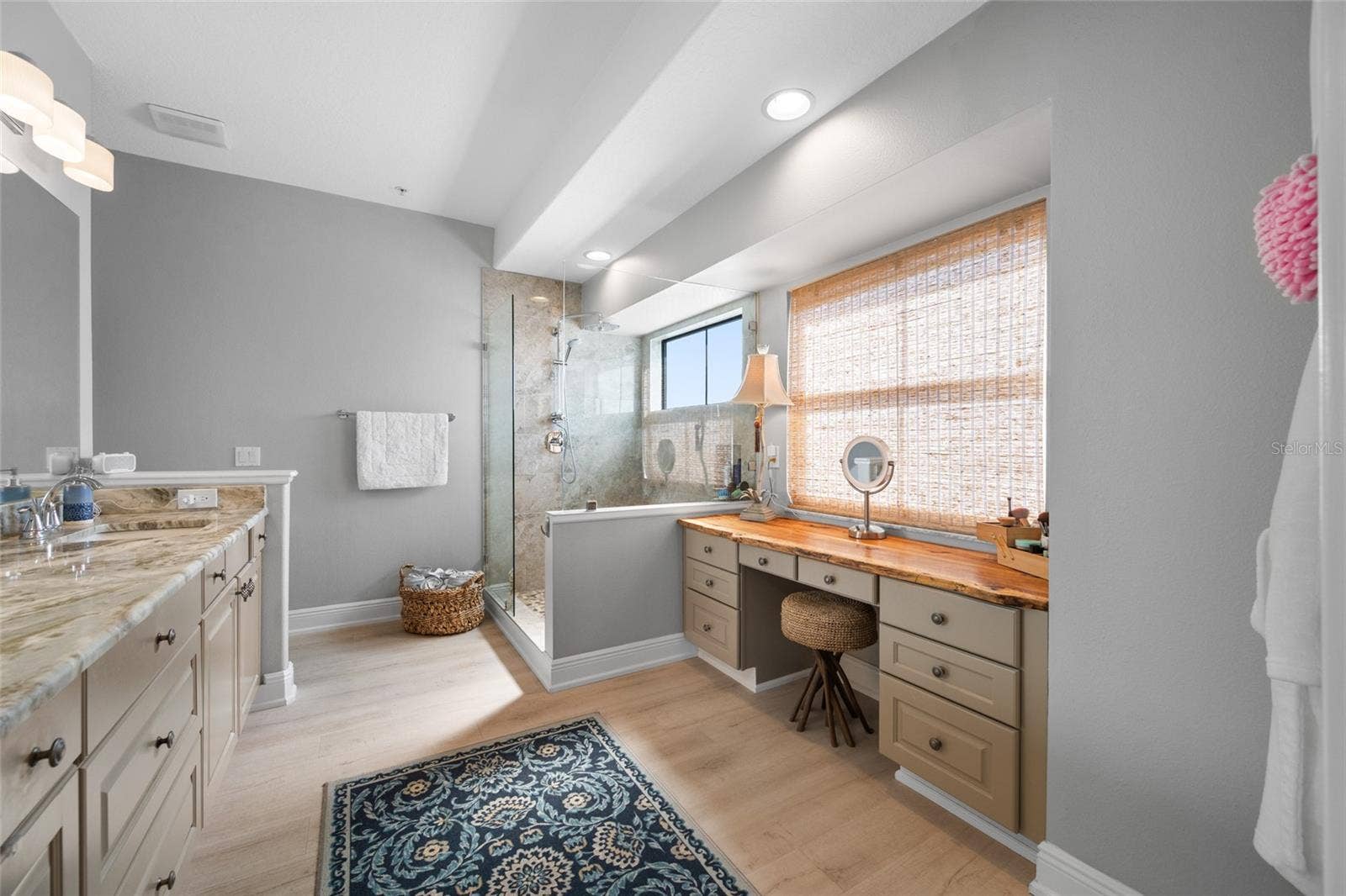 Primary bathroom (3rd floor)