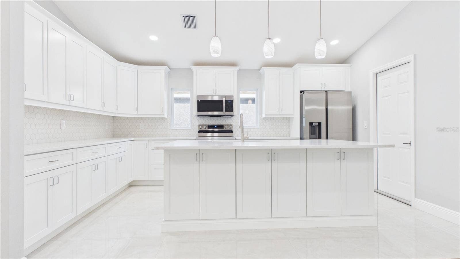 11108 WINDPOINT DRIVE, Tampa, FL 33635 11108 WINDPOINT DRIVE, Tampa, FL 33635