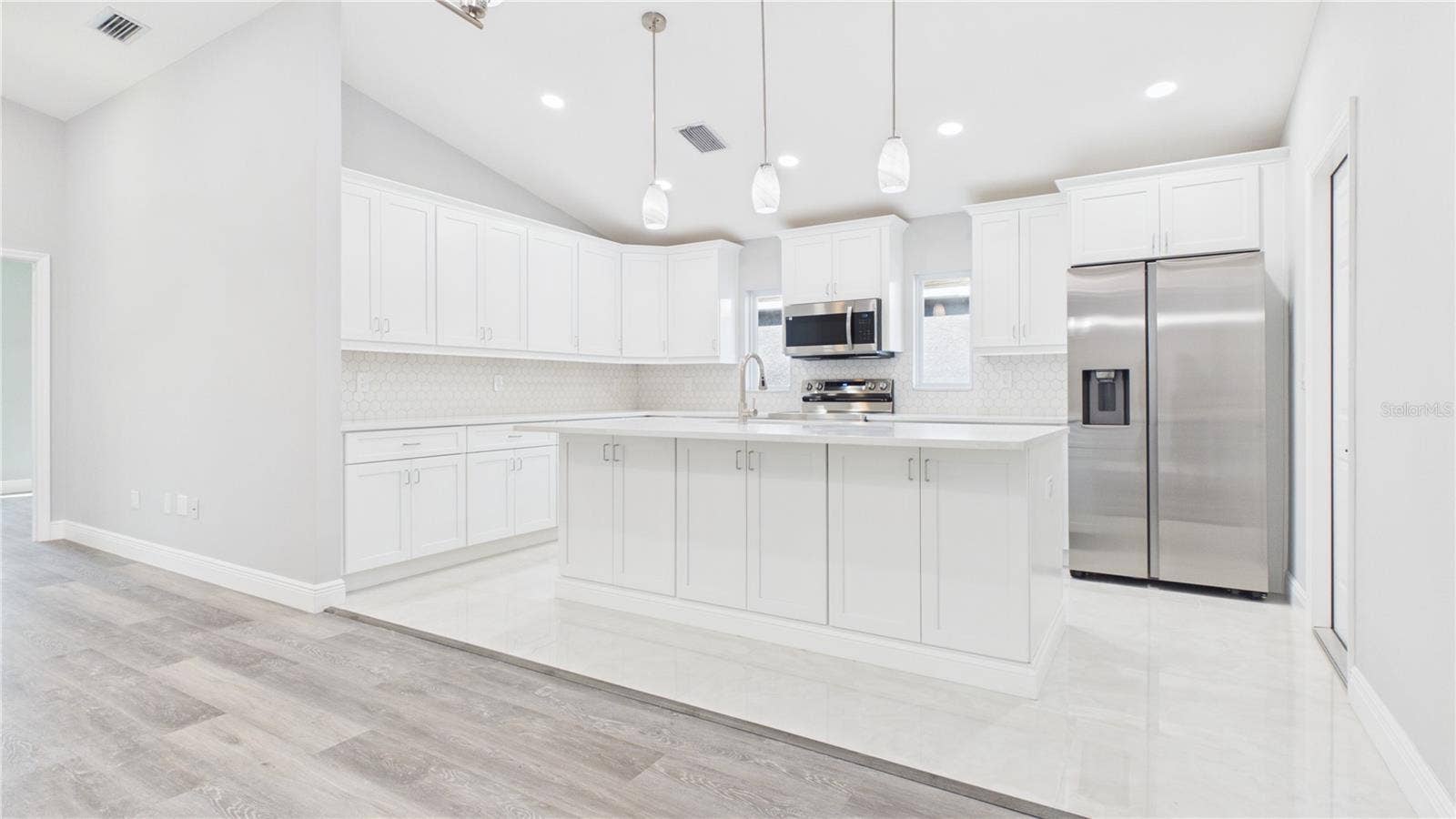 11108 WINDPOINT DRIVE, Tampa, FL 33635 11108 WINDPOINT DRIVE, Tampa, FL 33635