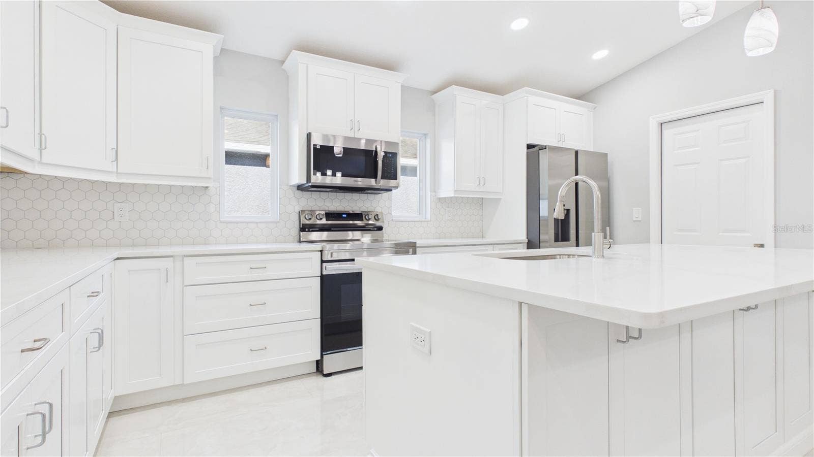 11108 WINDPOINT DRIVE, Tampa, FL 33635 11108 WINDPOINT DRIVE, Tampa, FL 33635