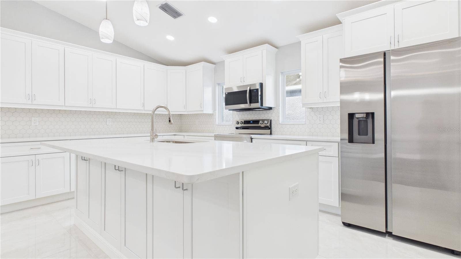 11108 WINDPOINT DRIVE, Tampa, FL 33635 11108 WINDPOINT DRIVE, Tampa, FL 33635