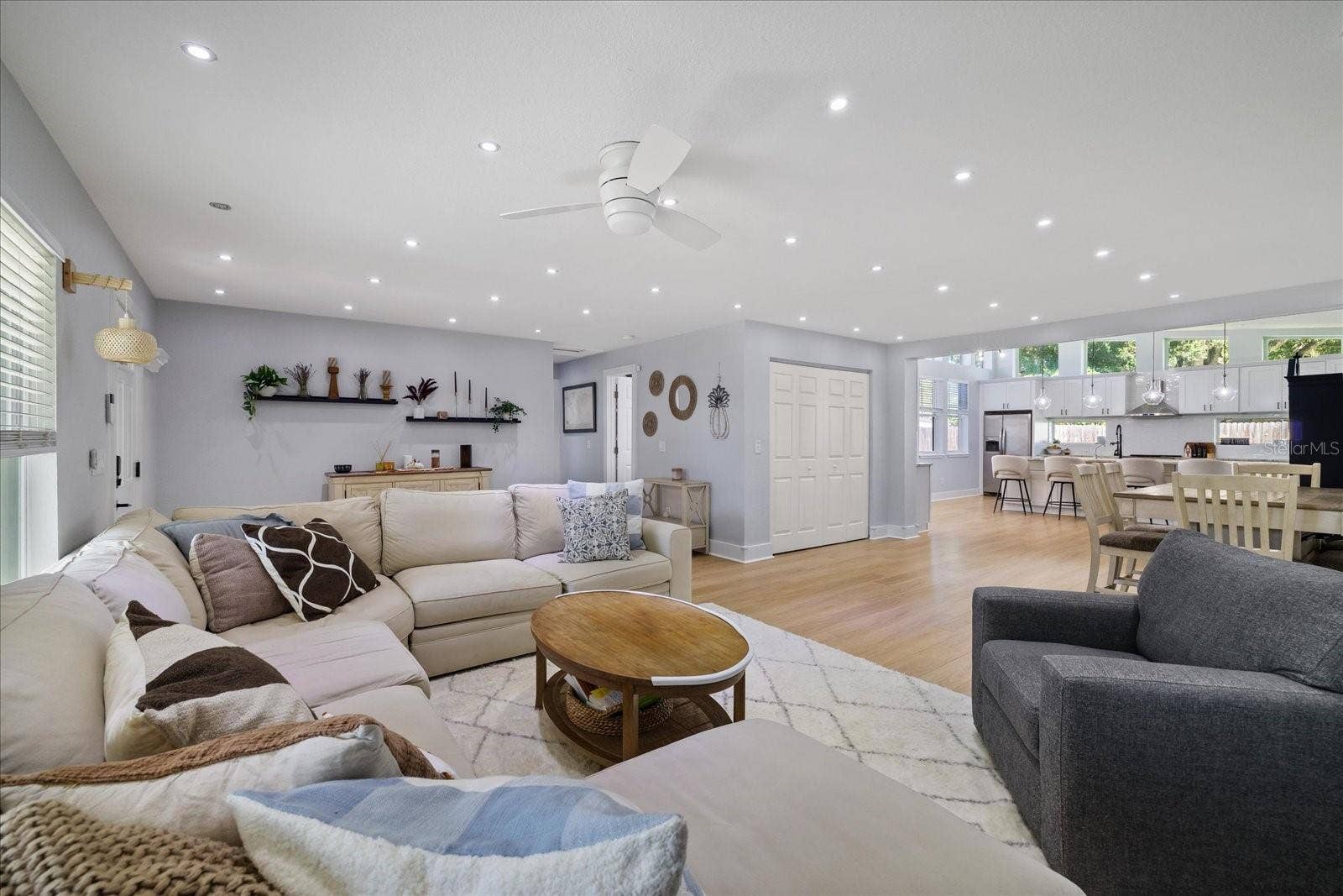 2905 W PAXTON AVENUE, Tampa, FL 33611 2905 W PAXTON AVENUE, Tampa, FL 33611