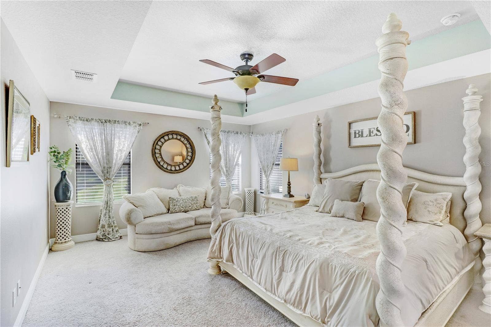 19472 LONG LAKE RANCH BOULEVARD, Lutz, FL 33558 19472 LONG LAKE RANCH BOULEVARD, Lutz, FL 33558